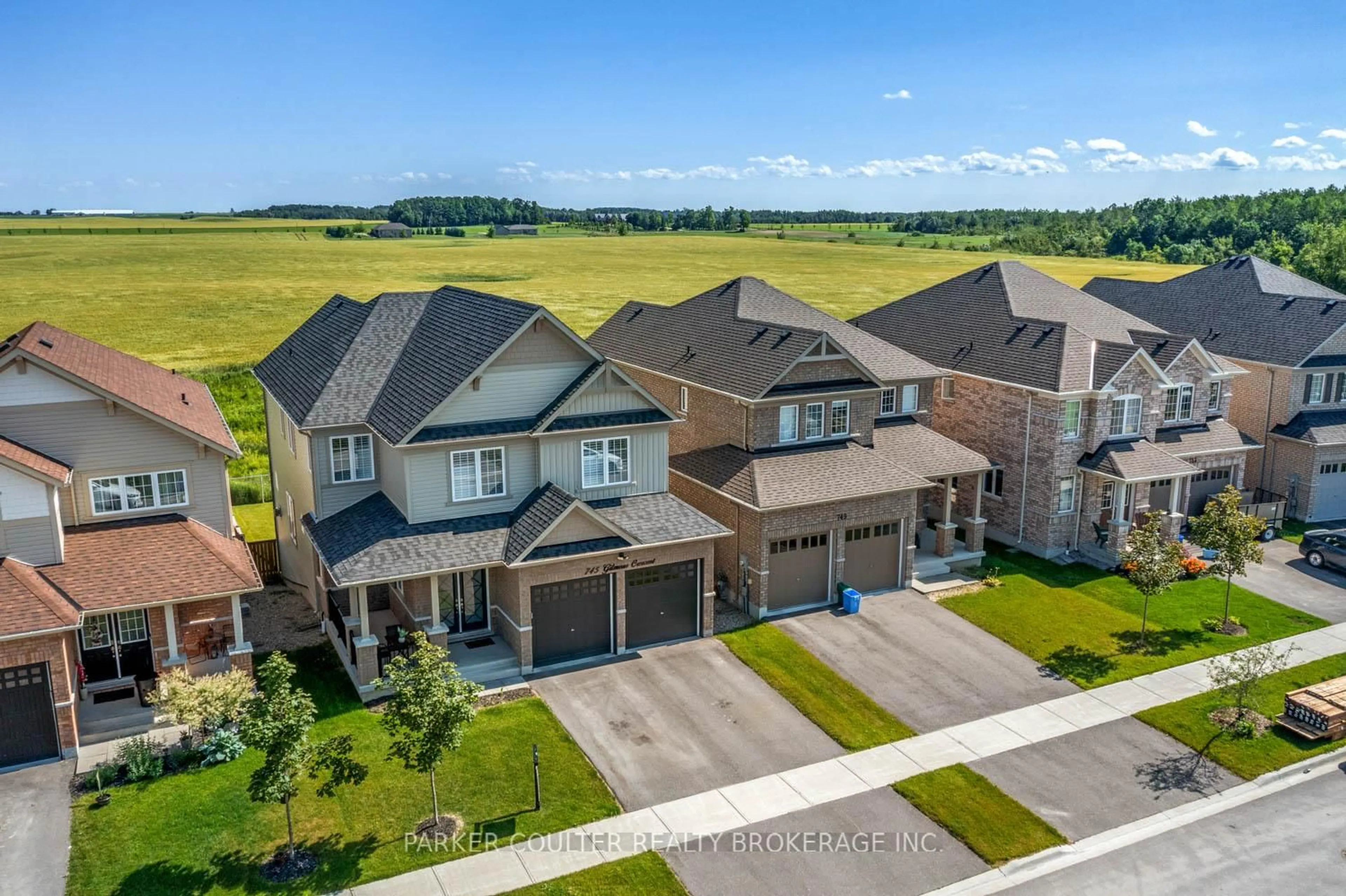 A pic from outside/outdoor area/front of a property/back of a property/a pic from drone, unknown for 745 Gilmour Cres, Shelburne Ontario L9V 3X3