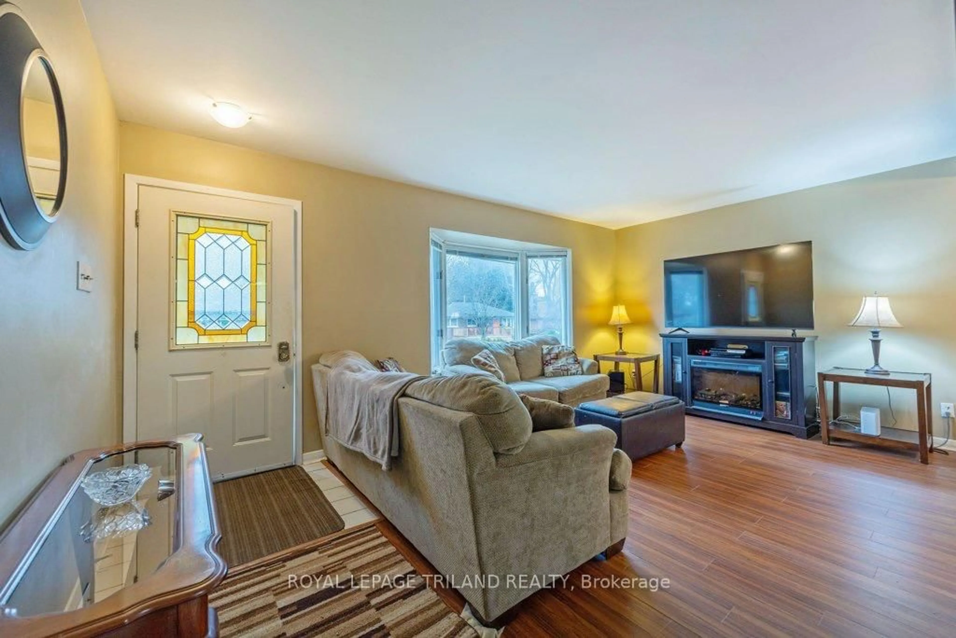 Living room with furniture, unknown for 34 Strathcona Dr, London East Ontario N5W 1P8