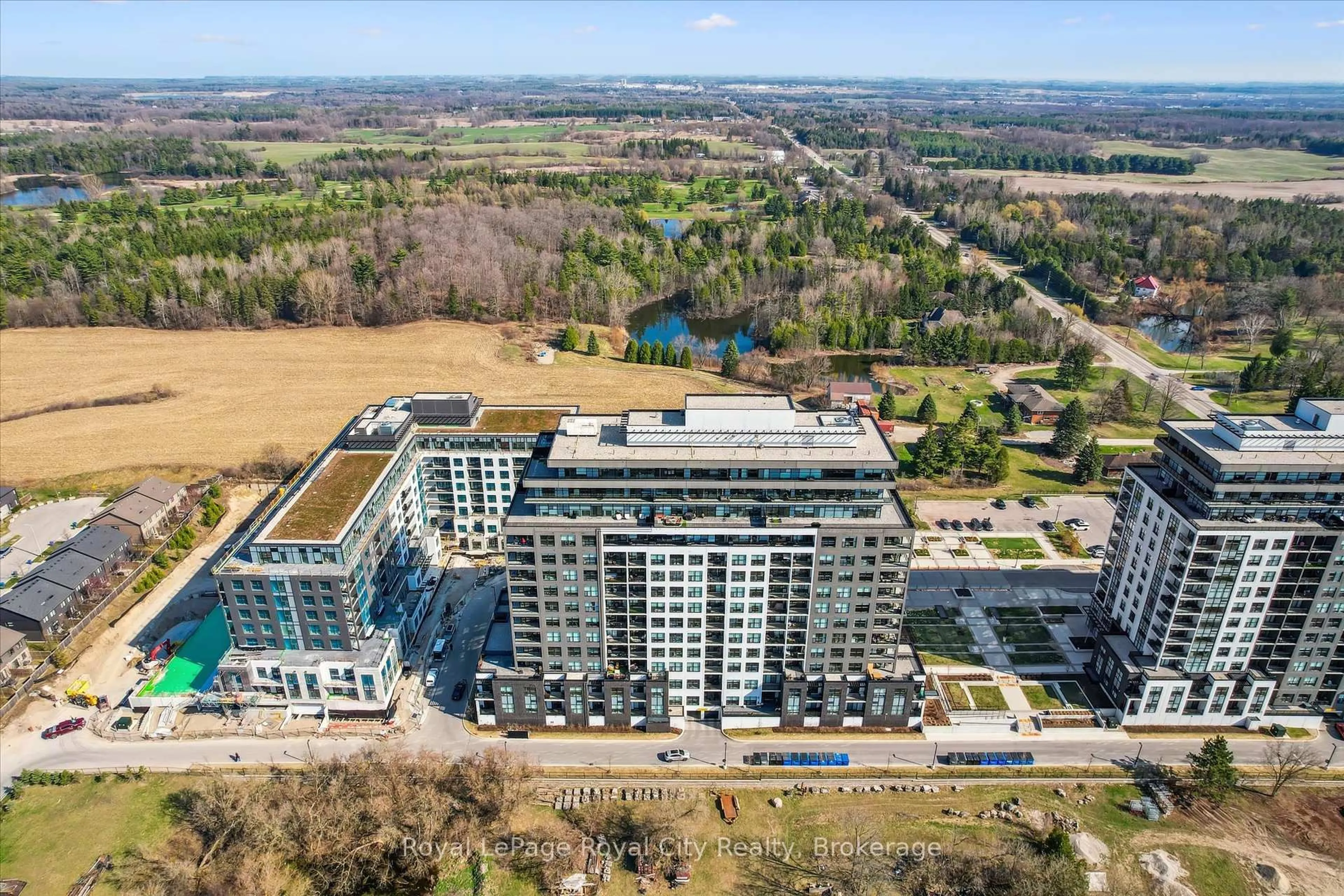 A pic from outside/outdoor area/front of a property/back of a property/a pic from drone, building for 1880 Gordon St #1012, Guelph Ontario N1L 0P5