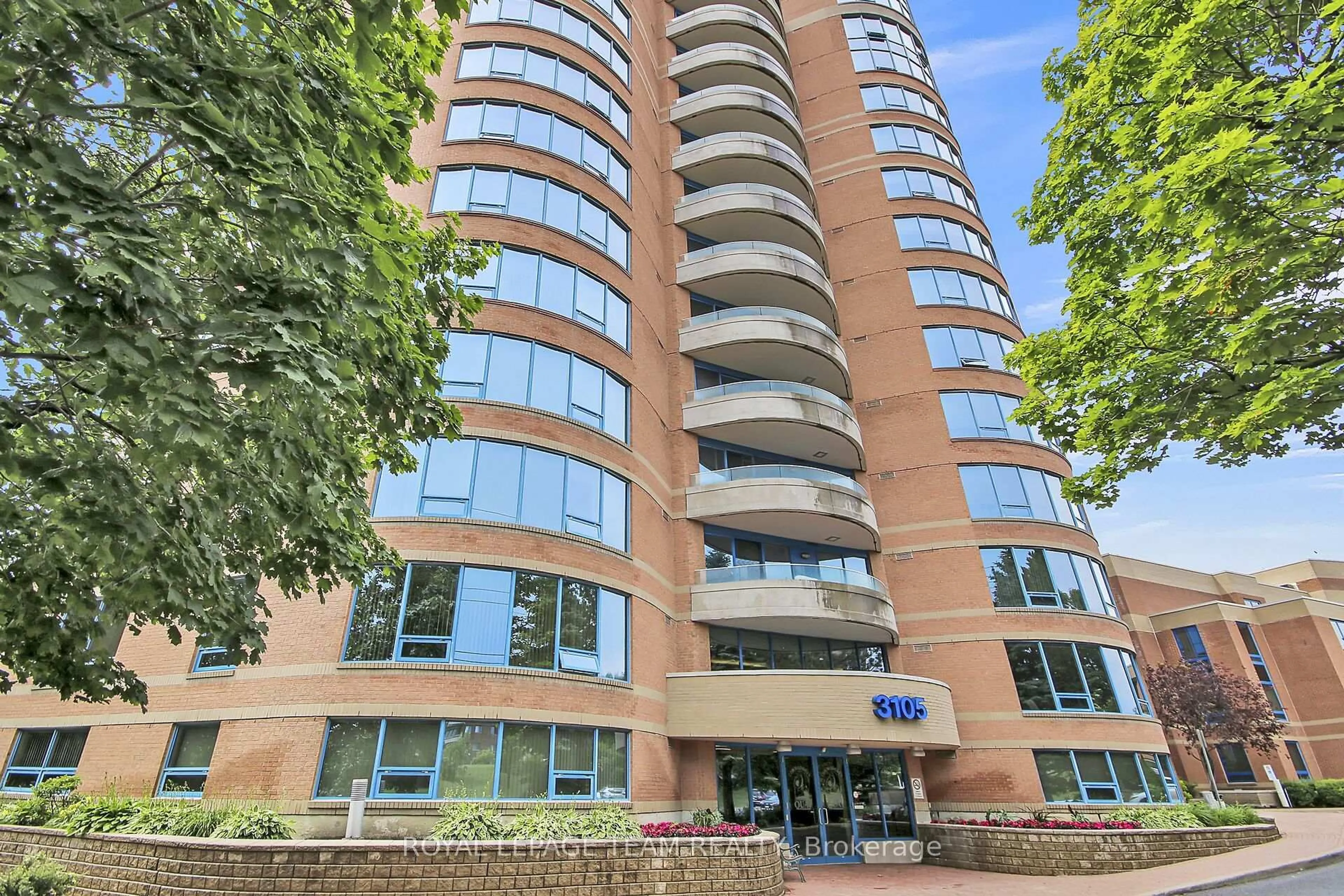 Indoor foyer for 3105 Carling Ave #601, Ottawa Ontario K2H 5A6