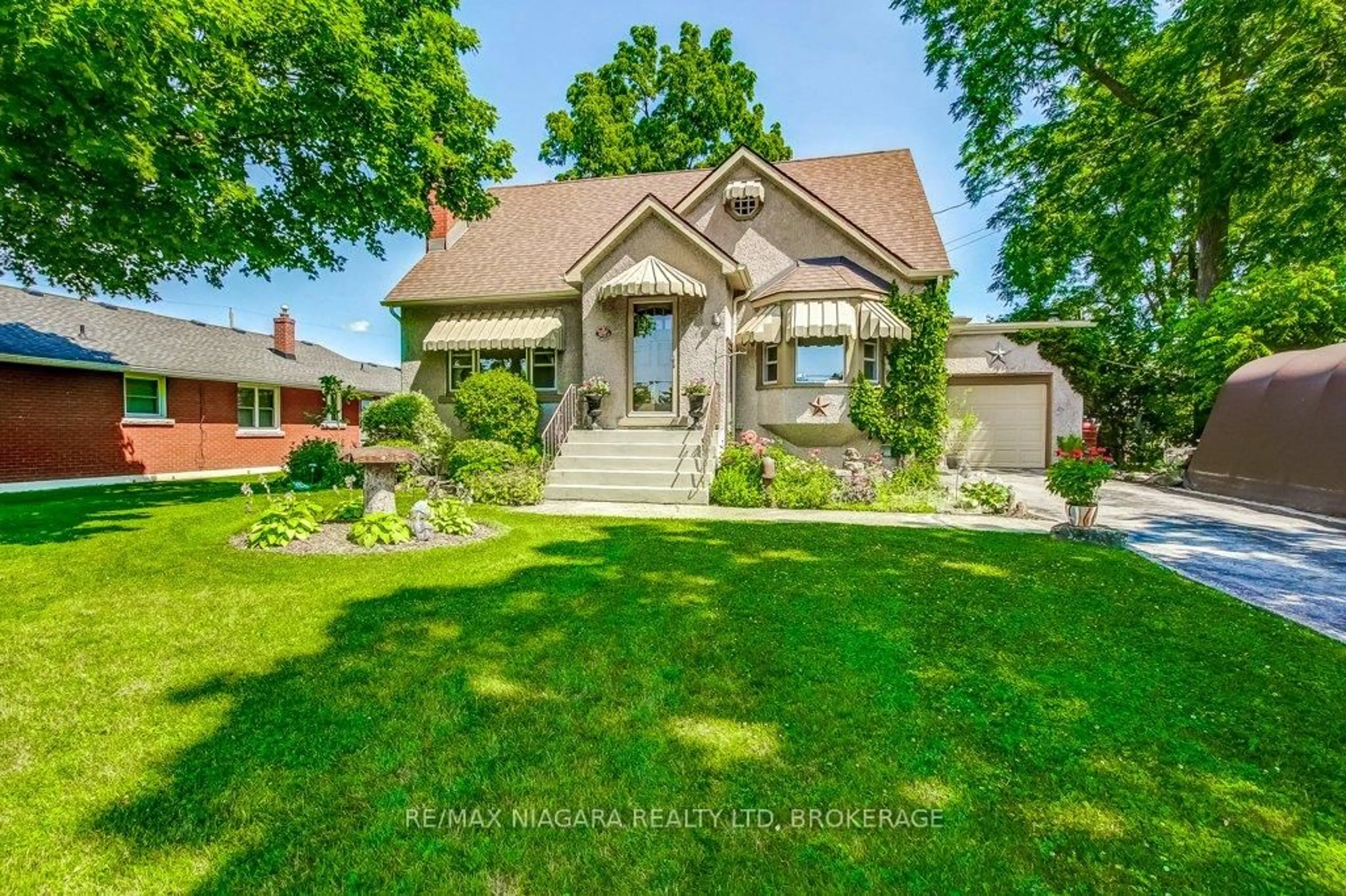 Home with brick exterior material, street for 101 Division St, Port Colborne Ontario L3K 3B5