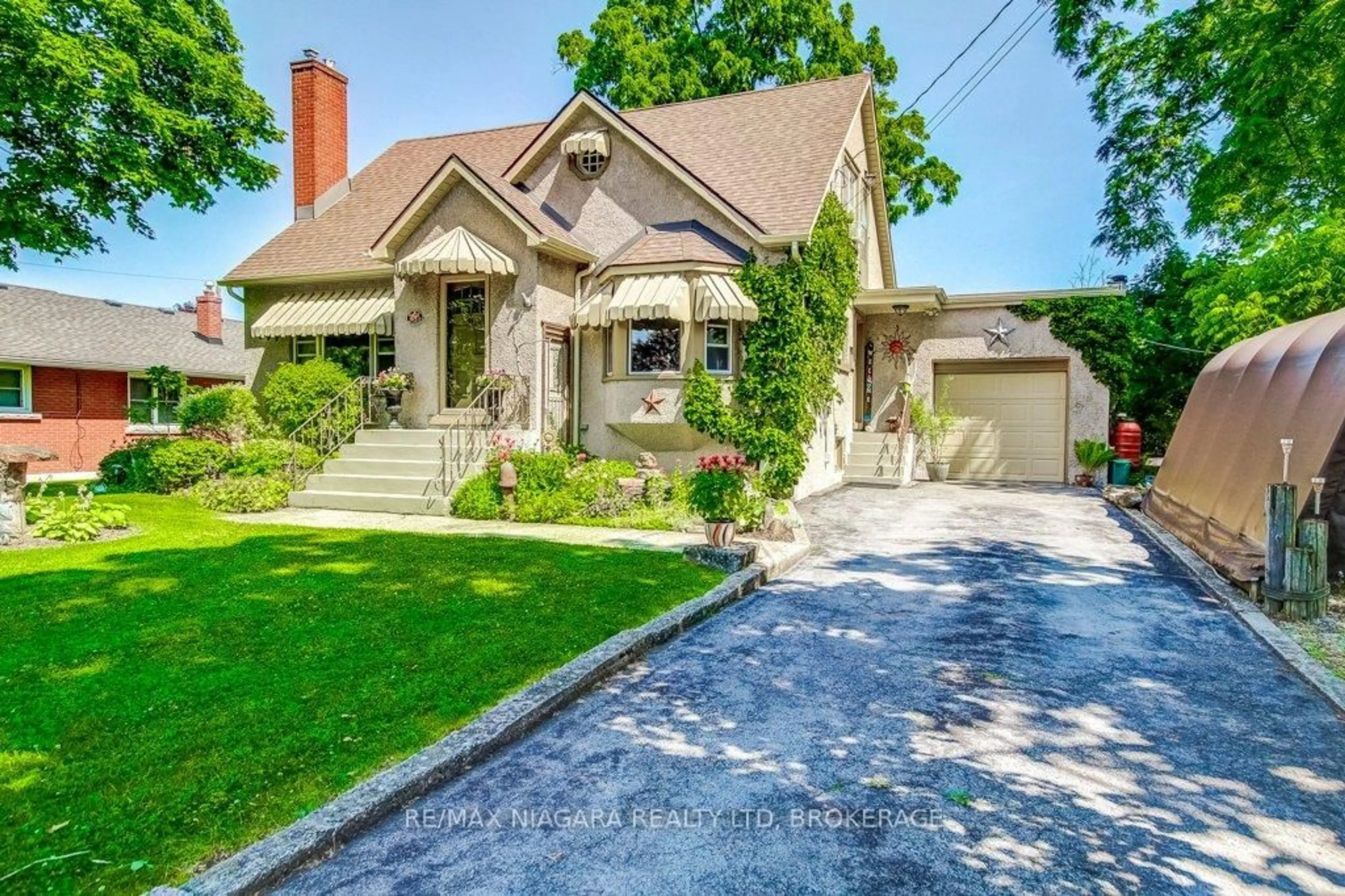 Home with brick exterior material, street for 101 Division St, Port Colborne Ontario L3K 3B5