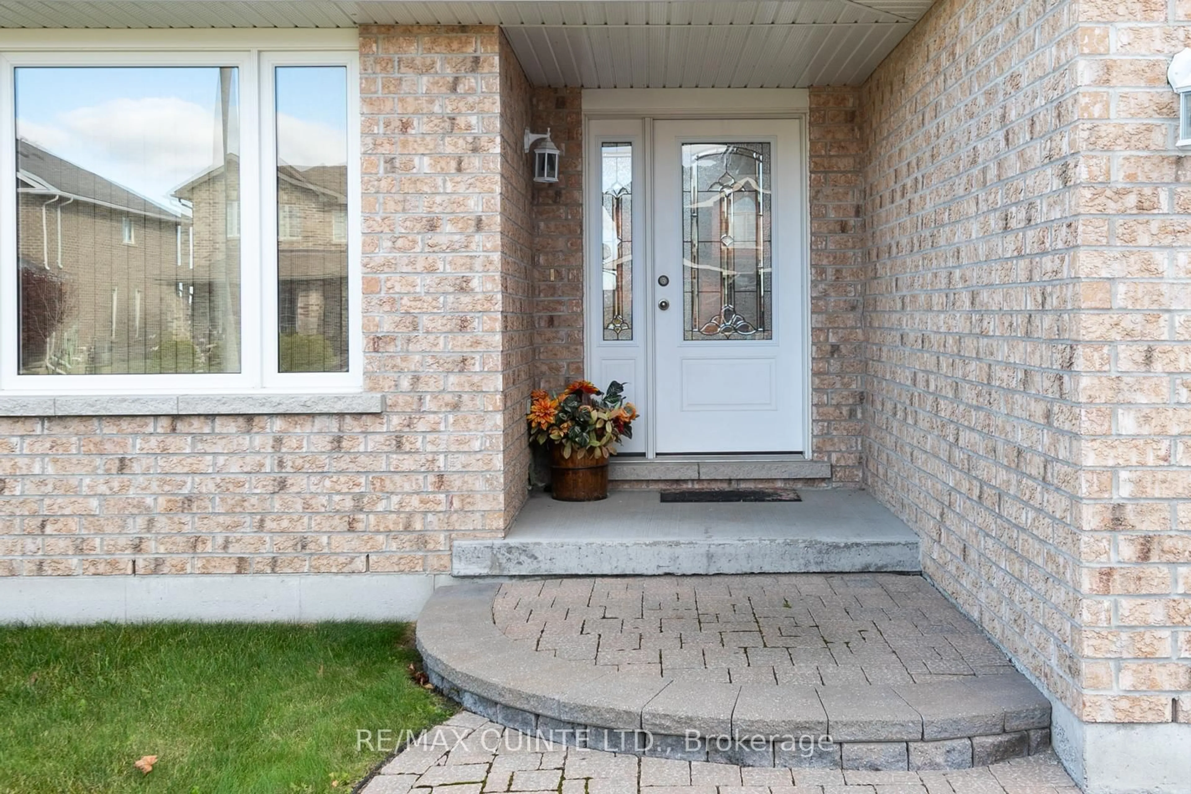 Unknown for 21 Gale Cres, Belleville Ontario K8N 0M9