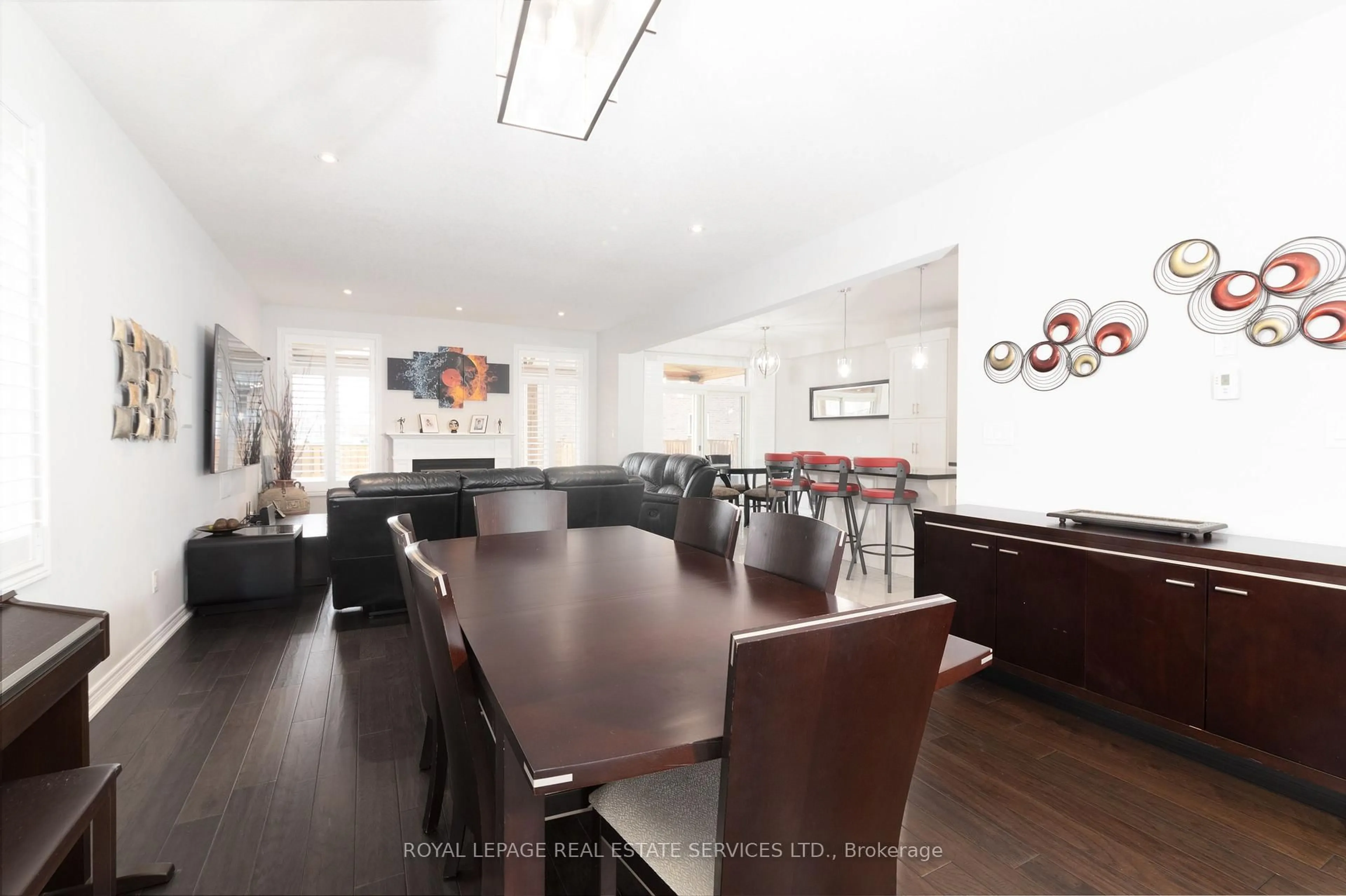 Dining room, wood/laminate floor for 17 Narbonne Cres, Hamilton Ontario L8J 0J7