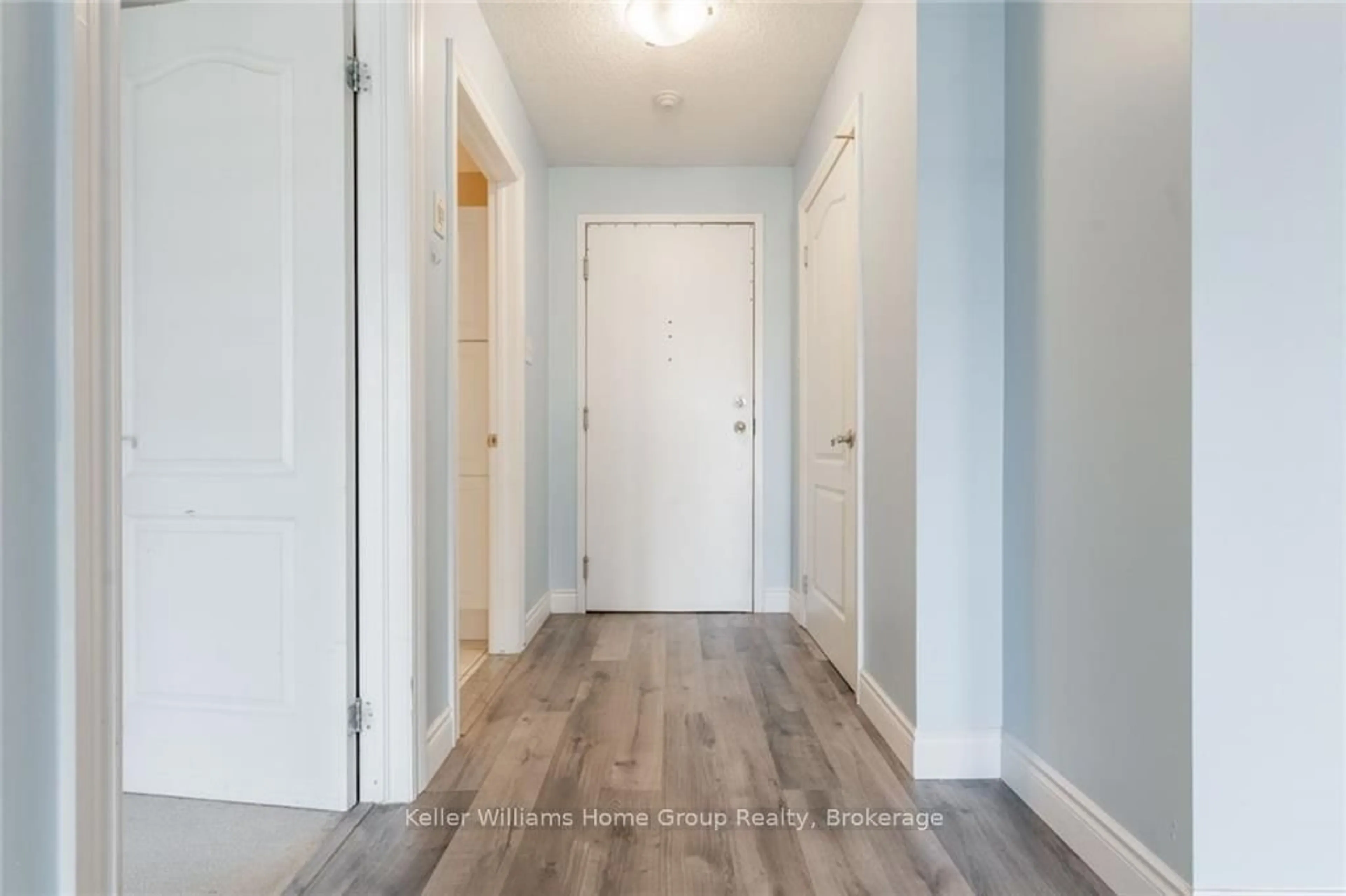 Indoor entryway for 135 James St #209, Hamilton Ontario L8P 2Z6