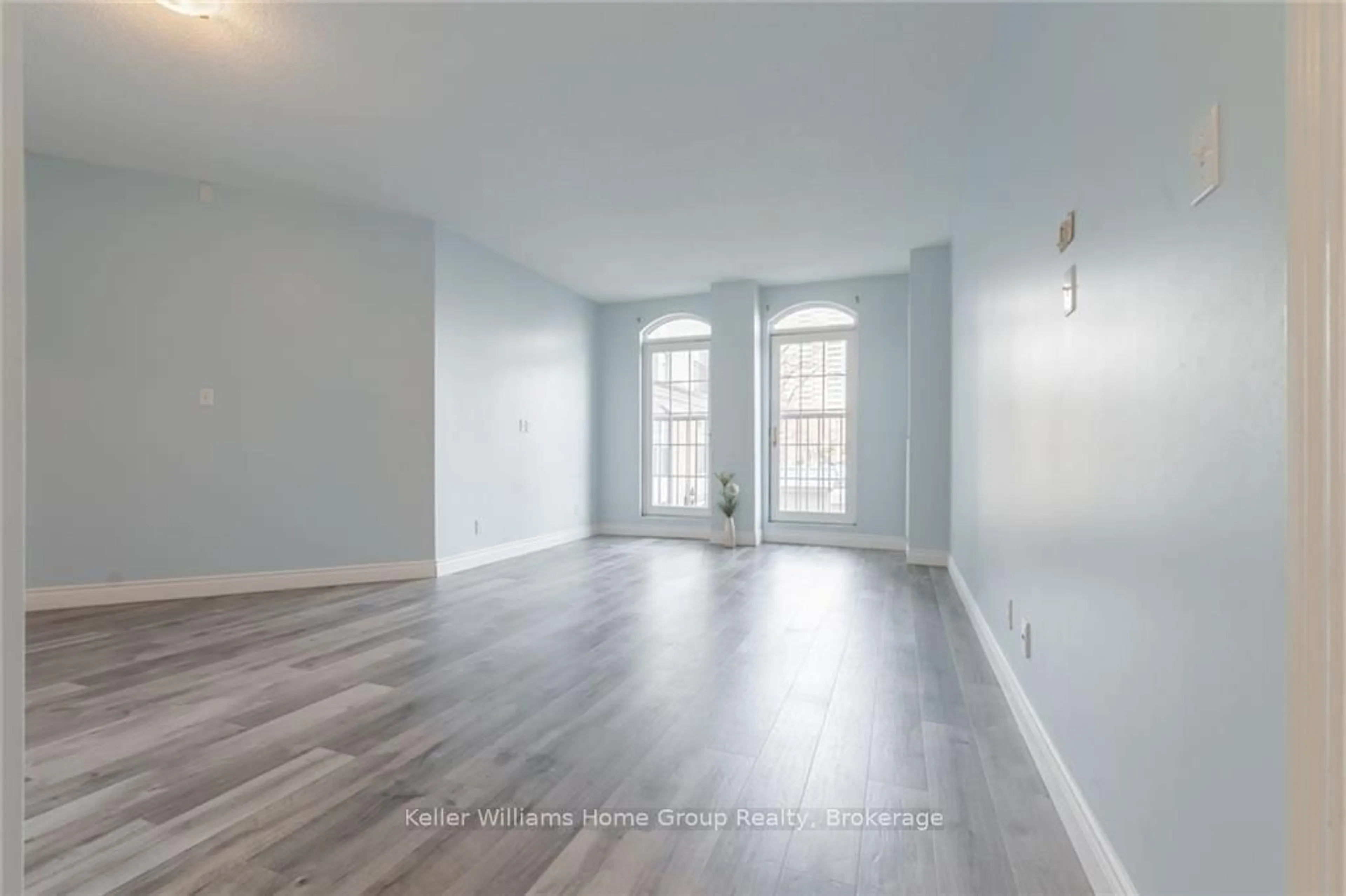 A pic of a room for 135 James St #209, Hamilton Ontario L8P 2Z6