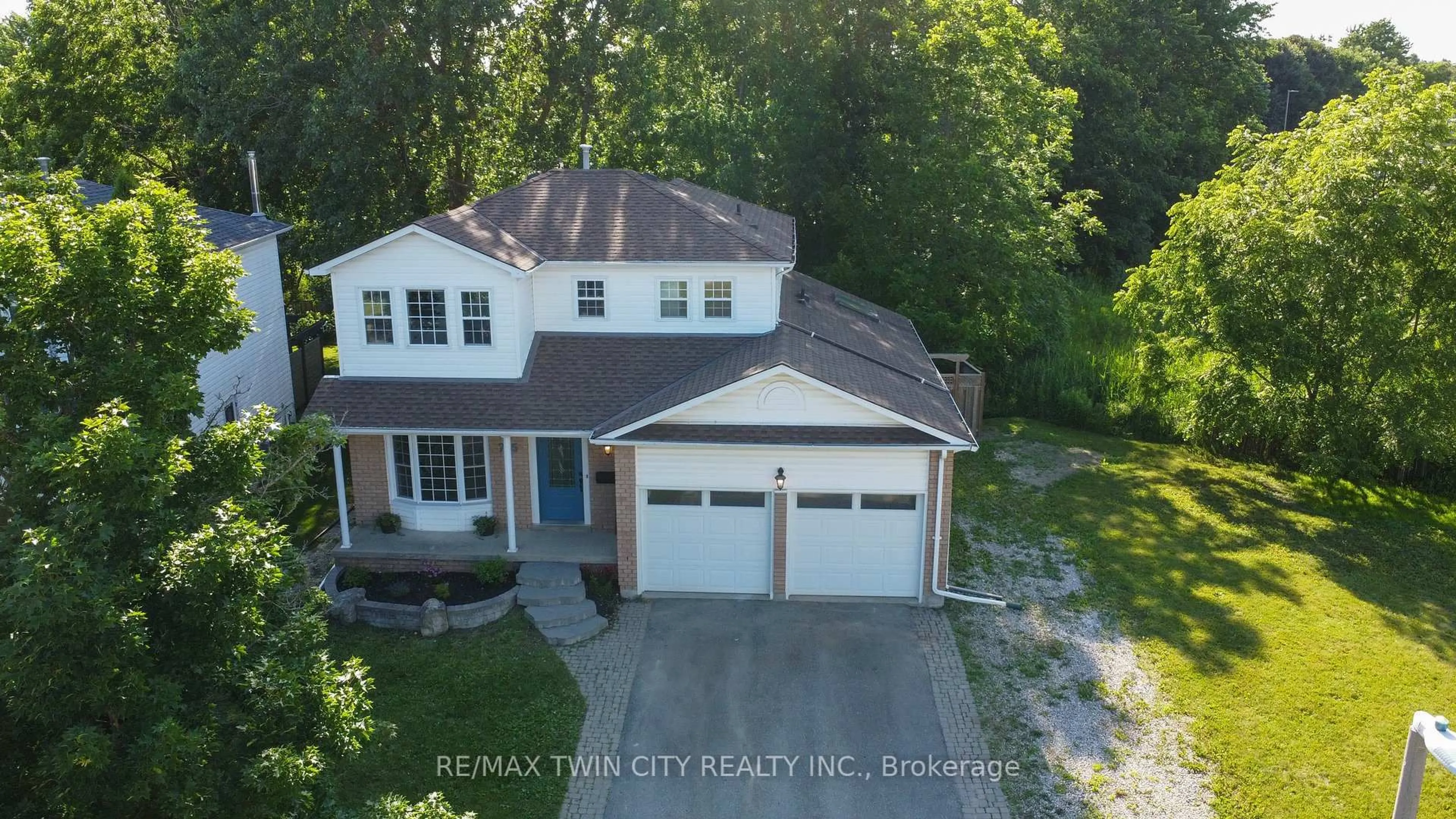 A pic from outside/outdoor area/front of a property/back of a property/a pic from drone, water/lake/river/ocean view for 765 Woodhill Dr, Centre Wellington Ontario N1M 3N2