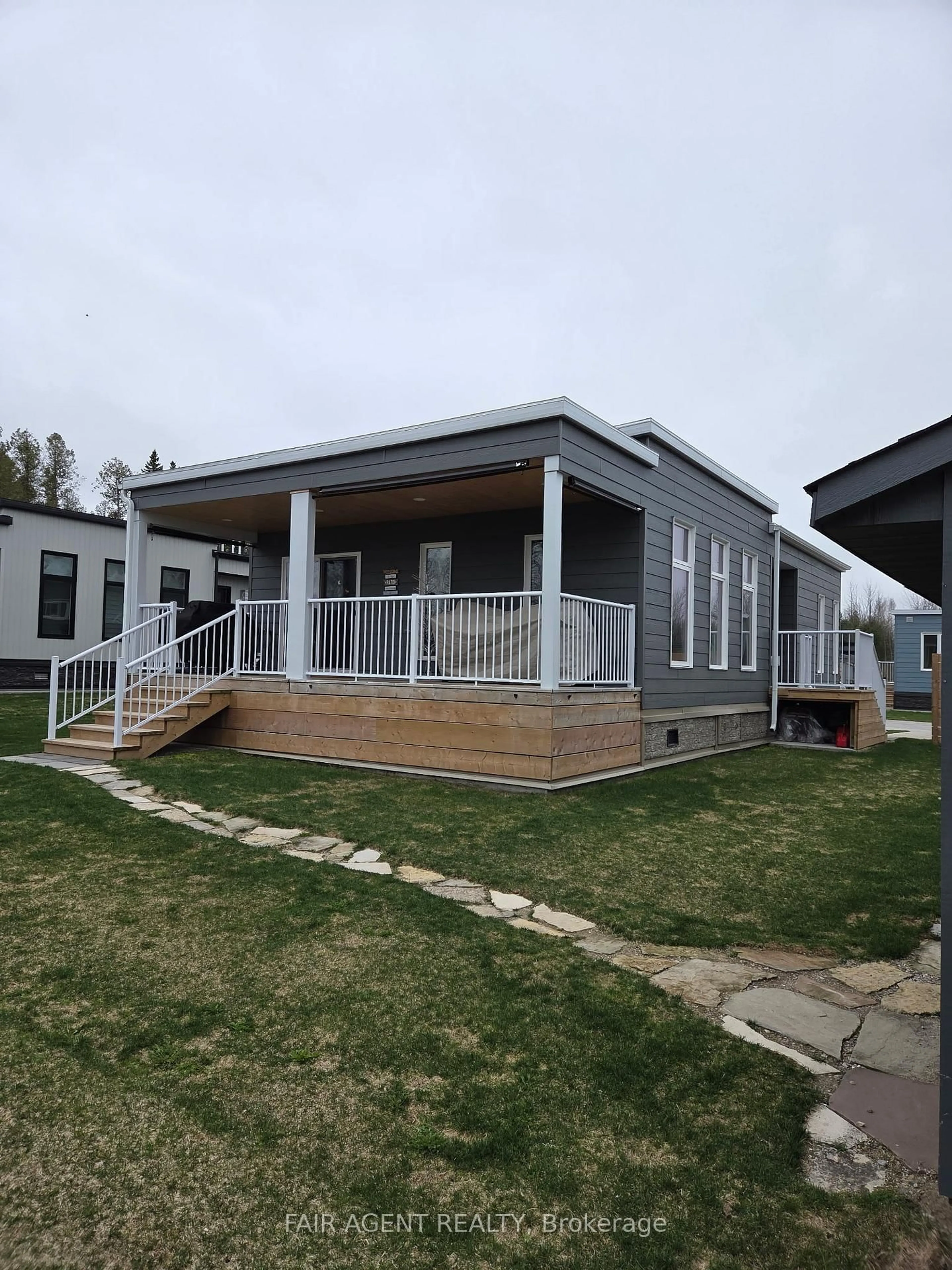 Home with vinyl exterior material, unknown for 5007 ON-21 Highway #1411, Saugeen Shores Ontario N0H 2C5