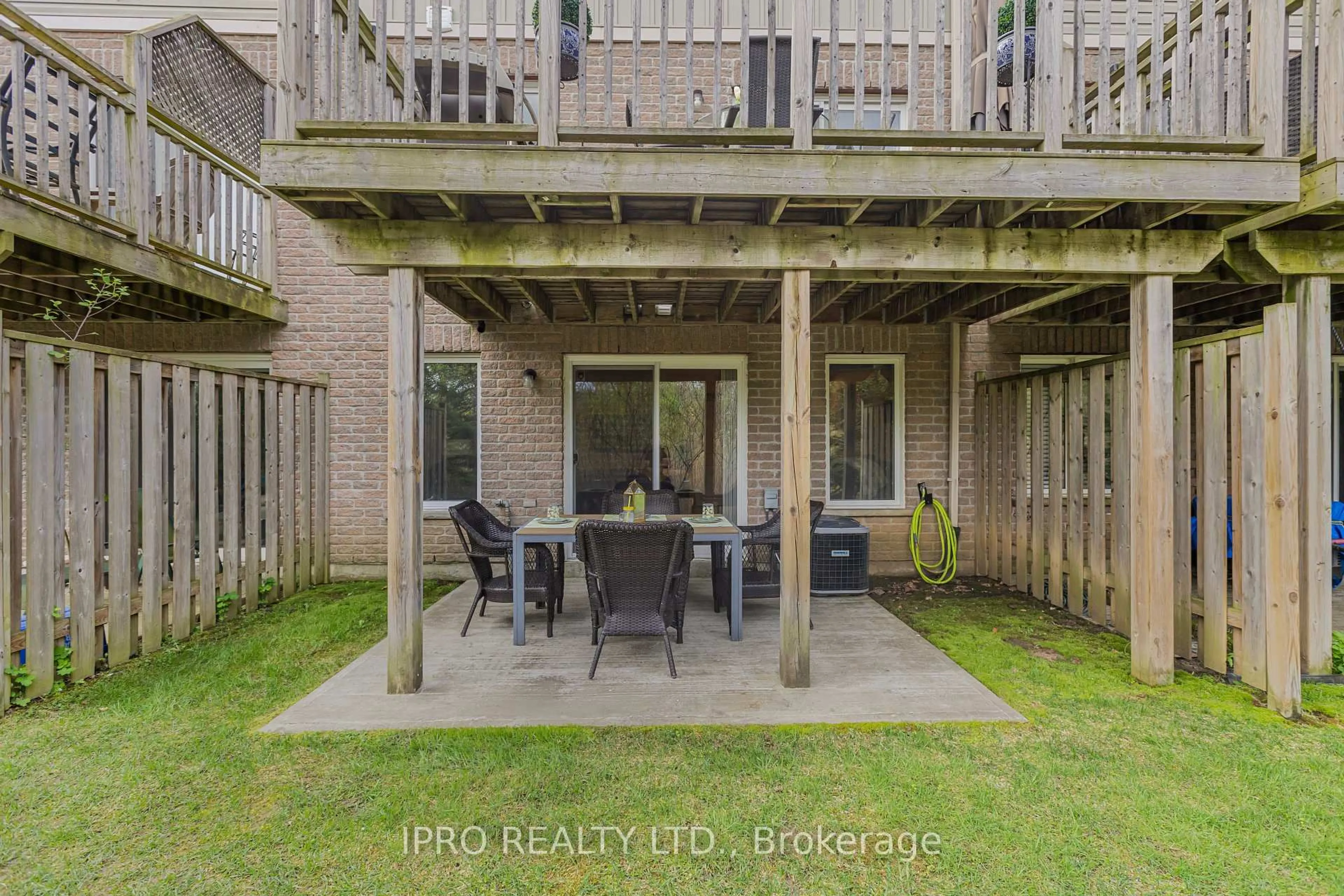 Patio, water/lake/river/ocean view for 105 Pinnacle Dr #62, Kitchener Ontario N2P 1B8