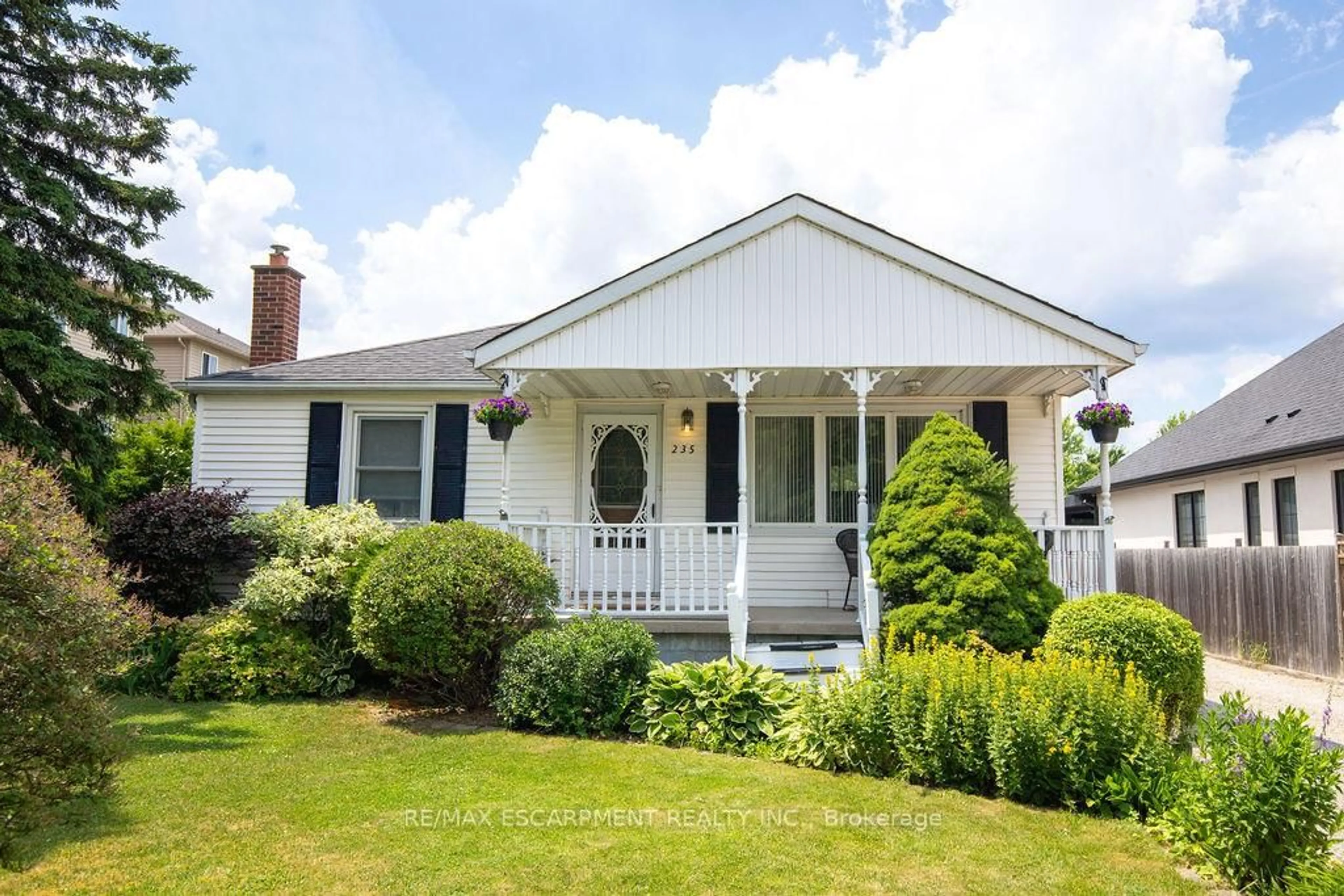 Home with vinyl exterior material, street for 235 Upper Mount Albion Rd, Hamilton Ontario L8J 1V1