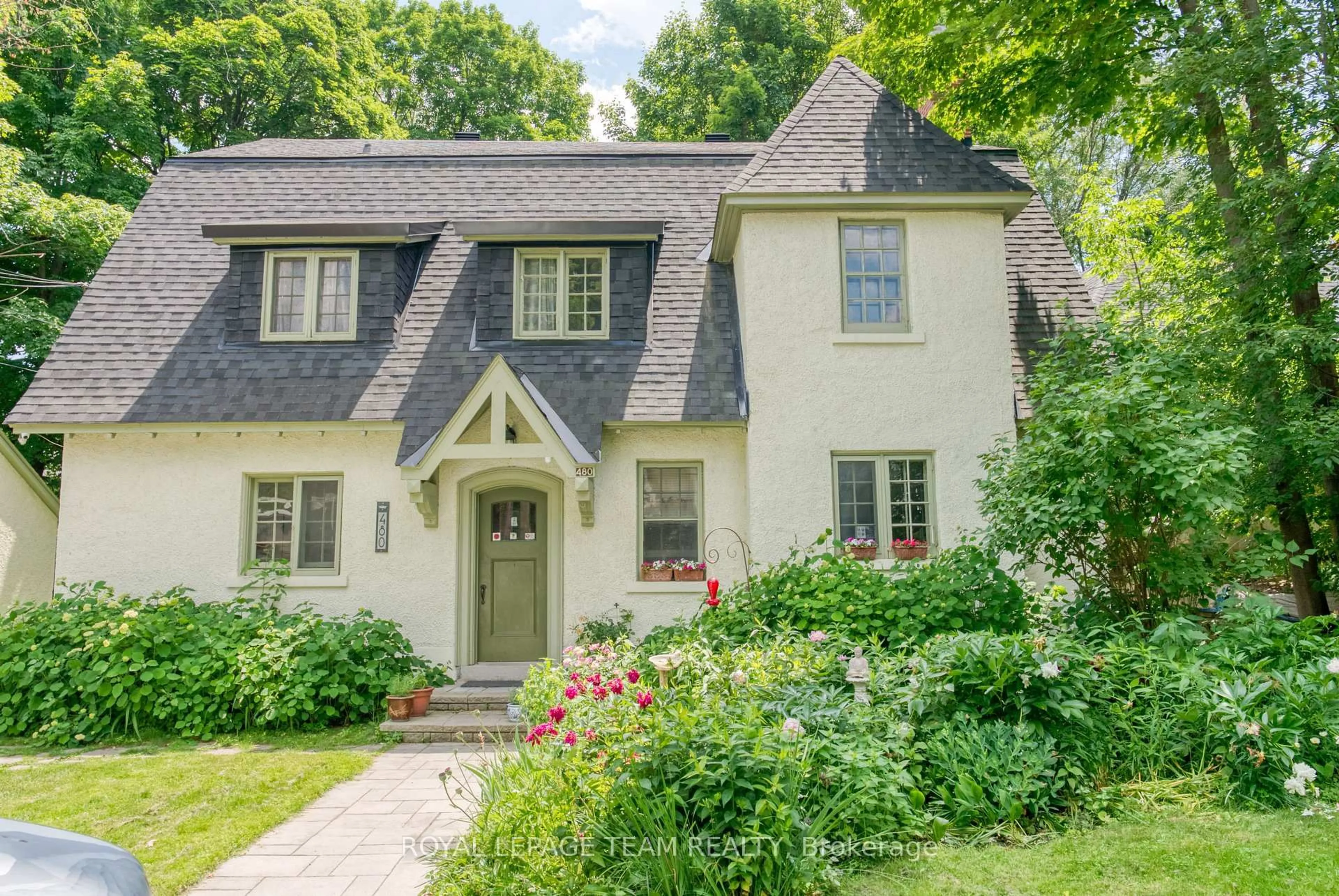 Home with brick exterior material, street for 480 Oakhill Rd, Ottawa Ontario K1M 1J6