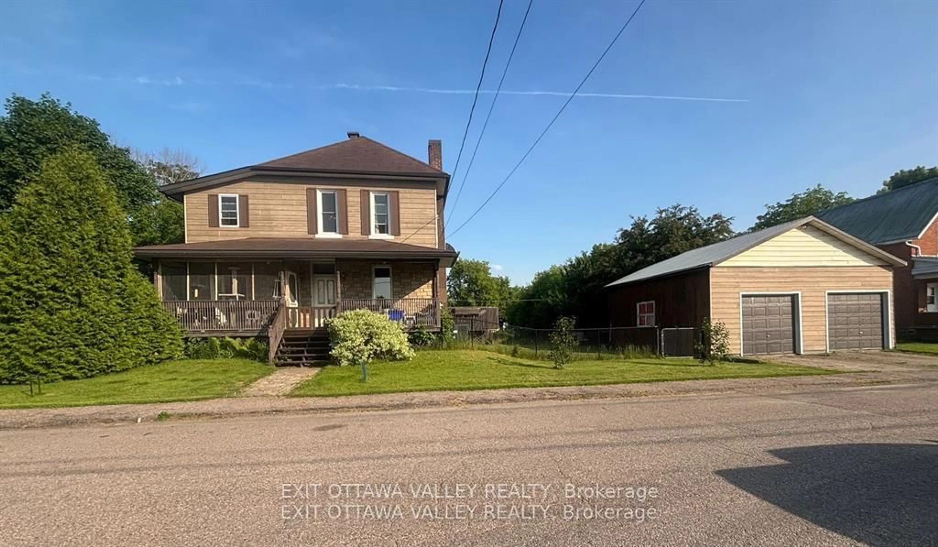 A pic from outside/outdoor area/front of a property/back of a property/a pic from drone, street for 27 Meadow St, Cobden Ontario K0J 1K0