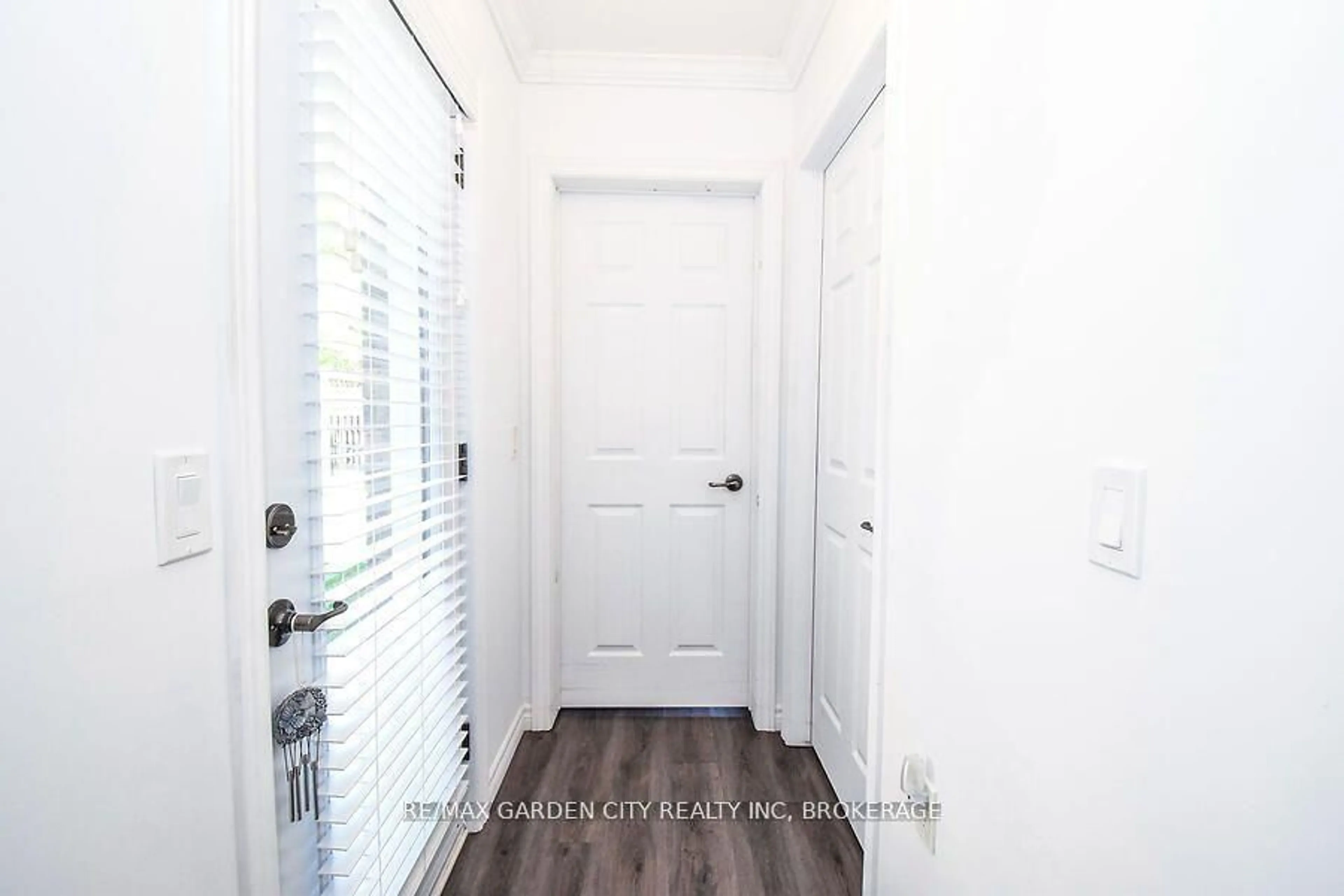 Indoor entryway for 3951 Durban Lane, Lincoln Ontario L0R 2C0