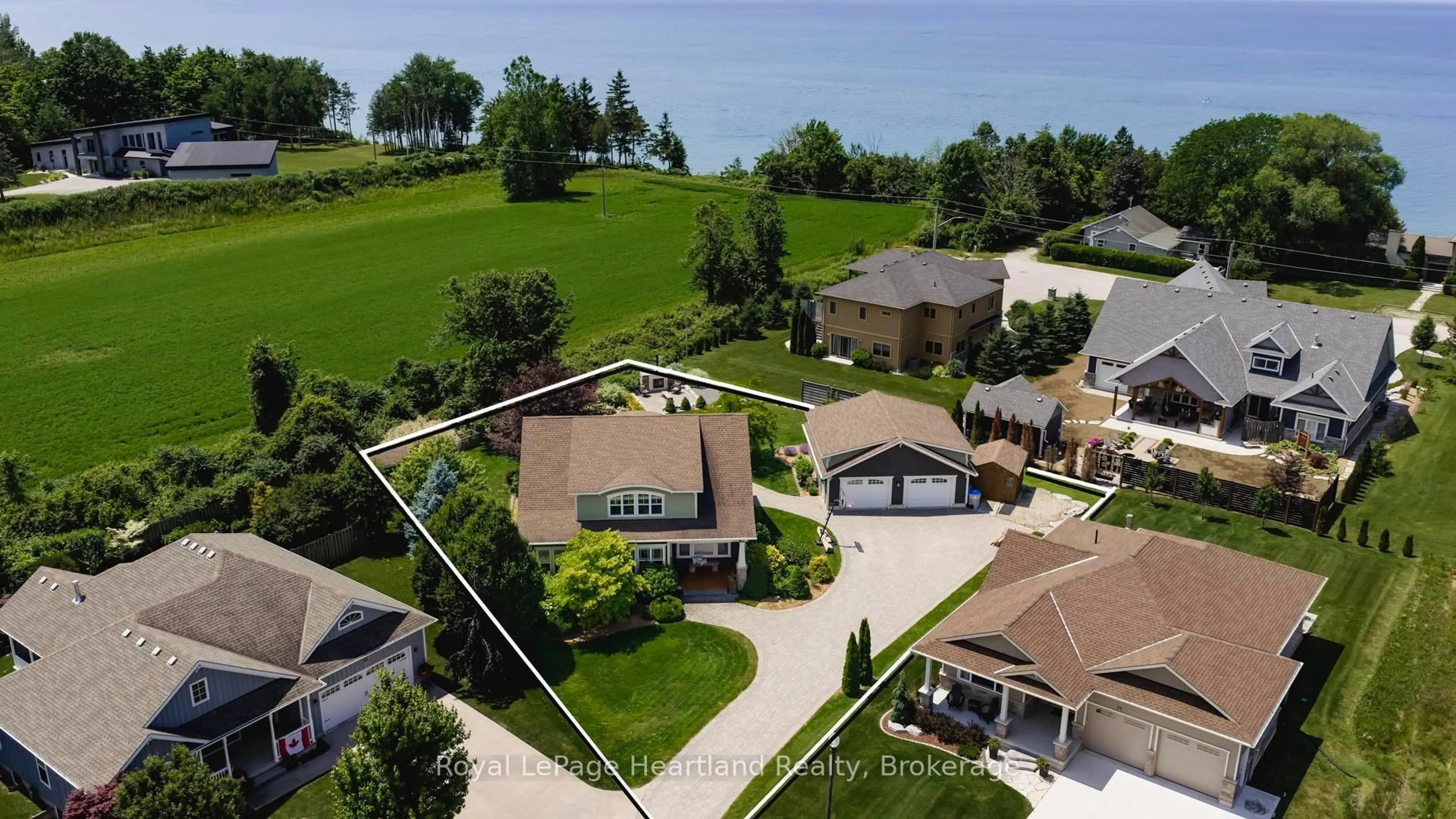 A pic from outside/outdoor area/front of a property/back of a property/a pic from drone, water/lake/river/ocean view for 24 THIMBLEWEED Dr, Bluewater Ontario N0M 1G0