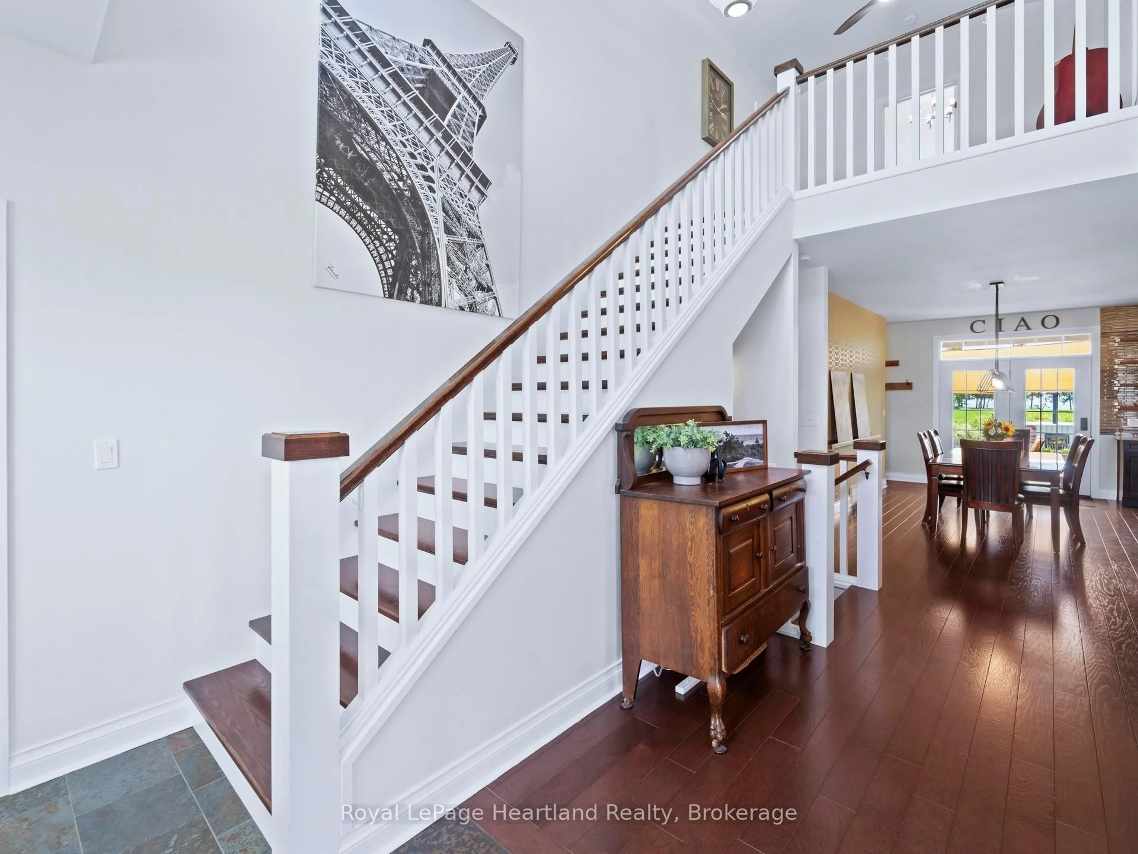 Indoor entryway for 24 THIMBLEWEED Dr, Bluewater Ontario N0M 1G0