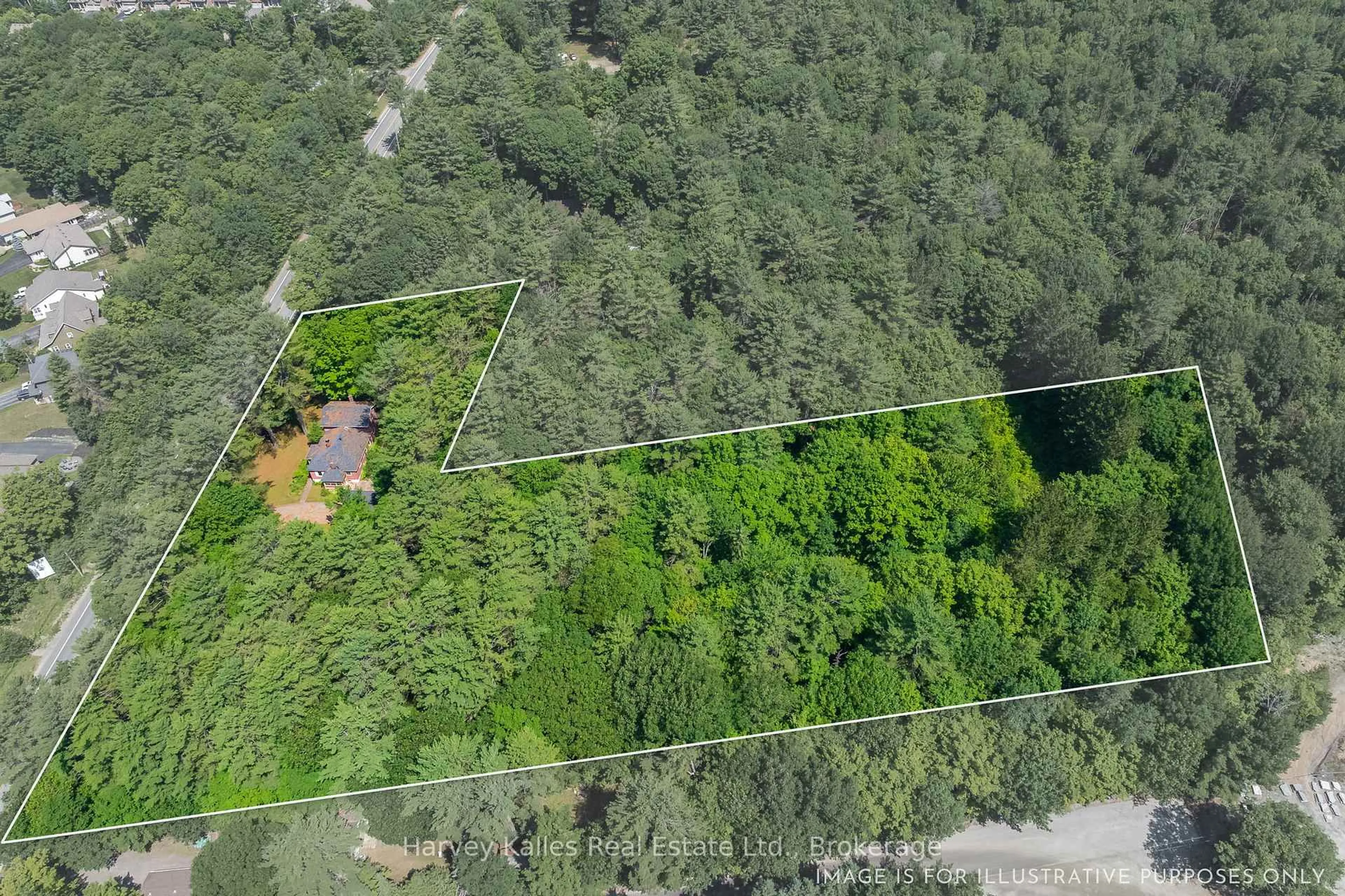 A pic from outside/outdoor area/front of a property/back of a property/a pic from drone, forest/trees view for 835 Muskoka Road 3, Huntsville Ontario P1H 1E1