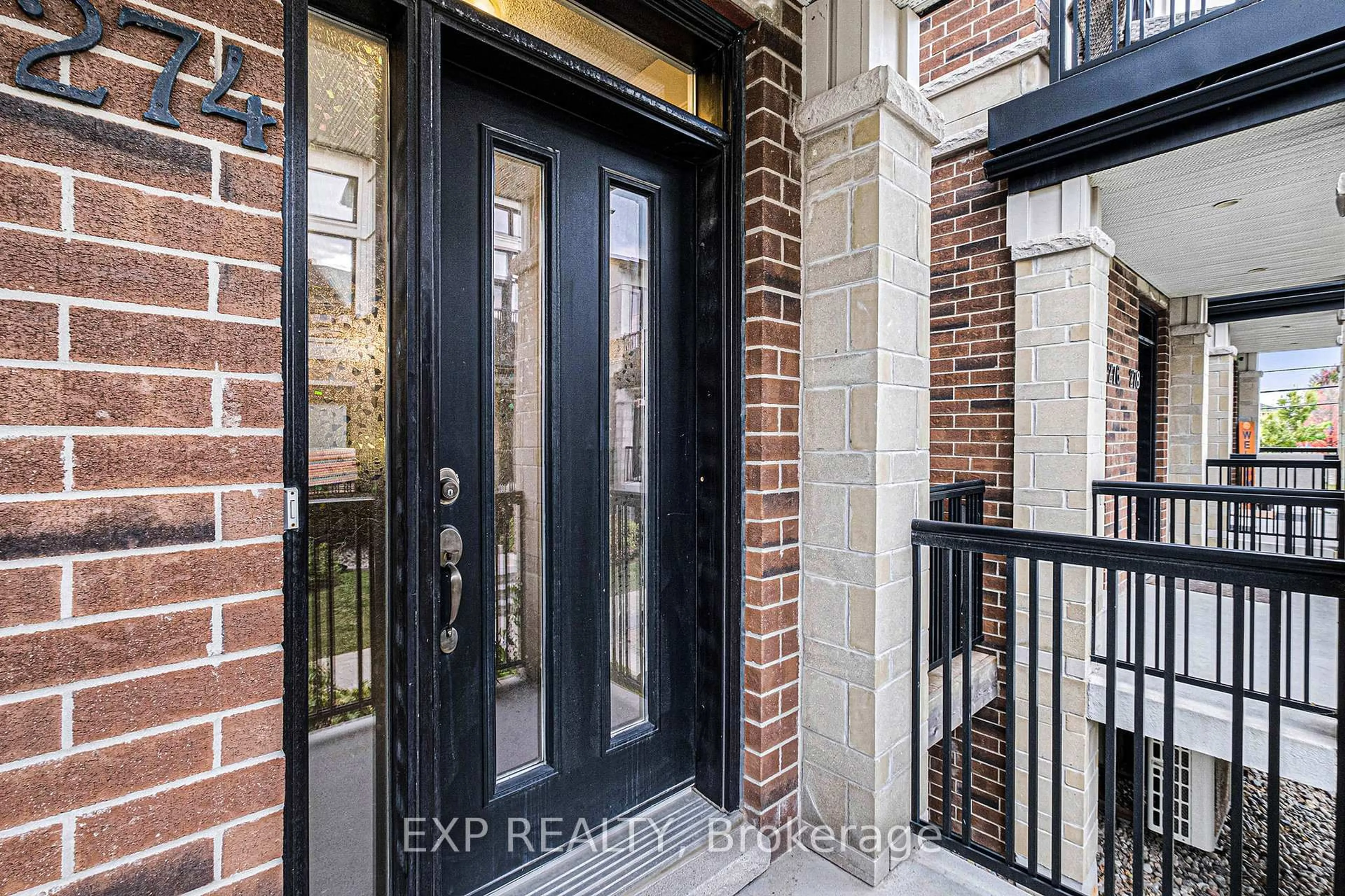 Indoor entryway for 274 Pembina Private, Ottawa Ontario K4M 0G7