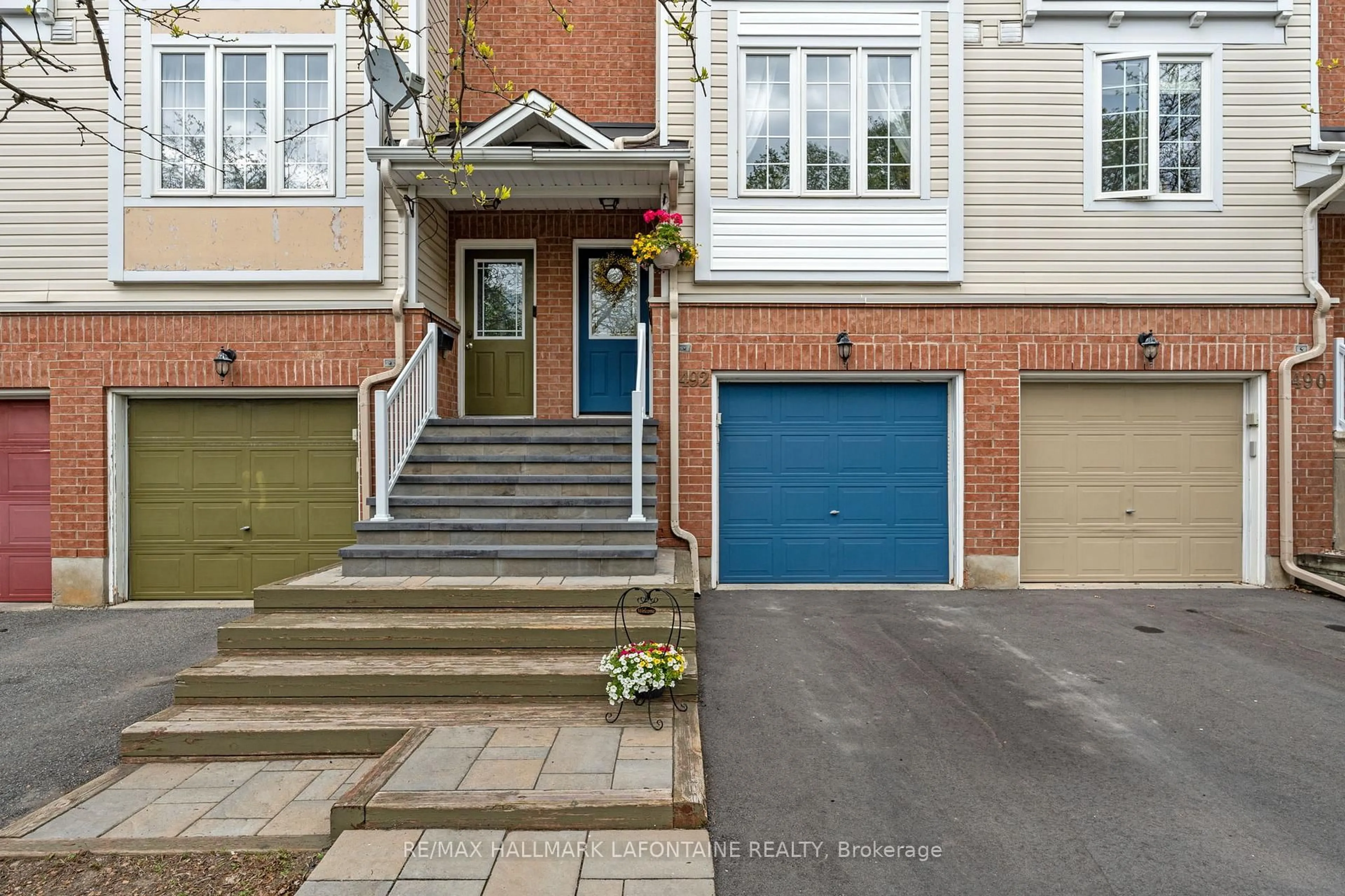 Unknown for 492 Seyton Dr, Nepean Ontario K2H 1G2