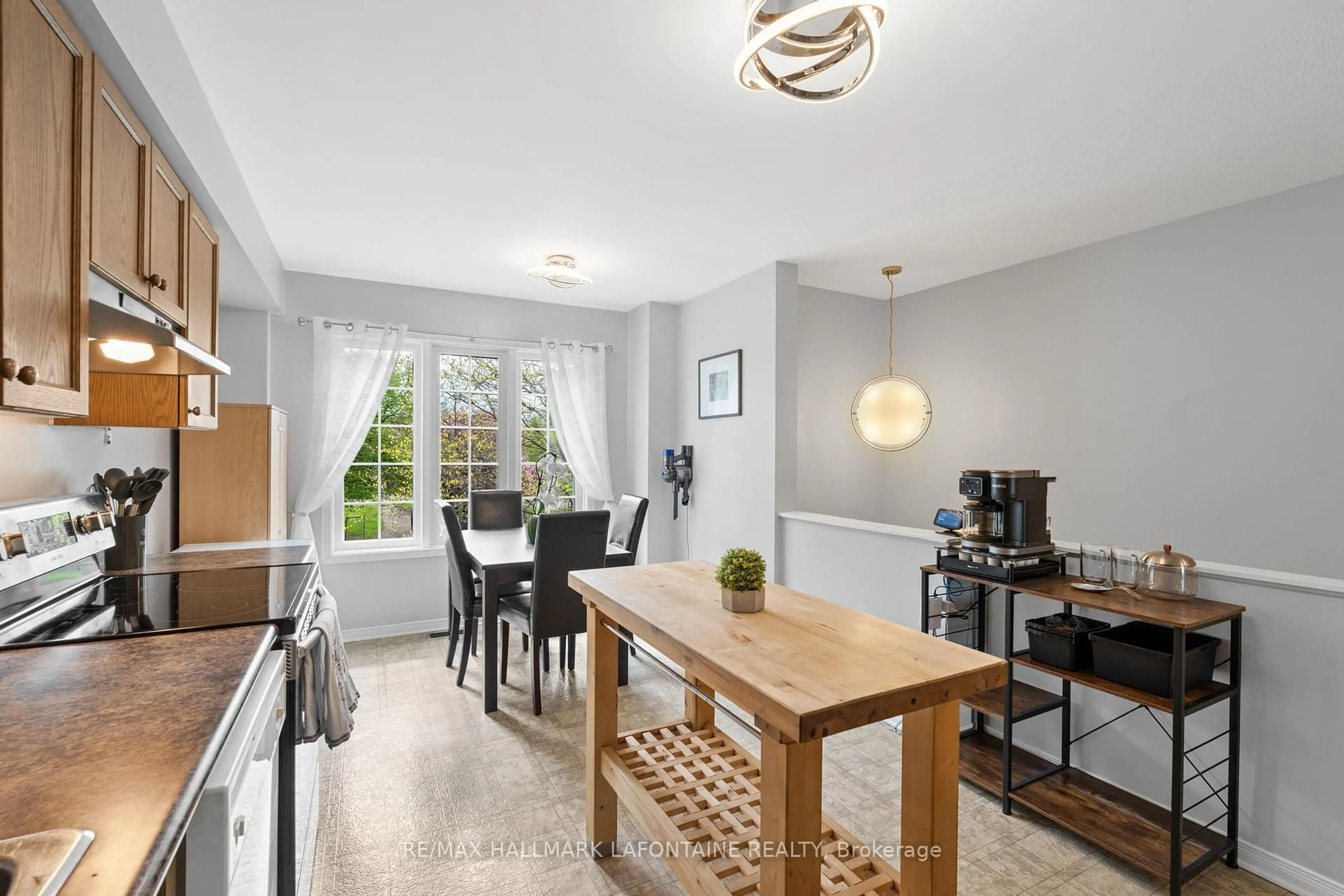 Open concept kitchen, unknown for 492 Seyton Dr, Nepean Ontario K2H 1G2