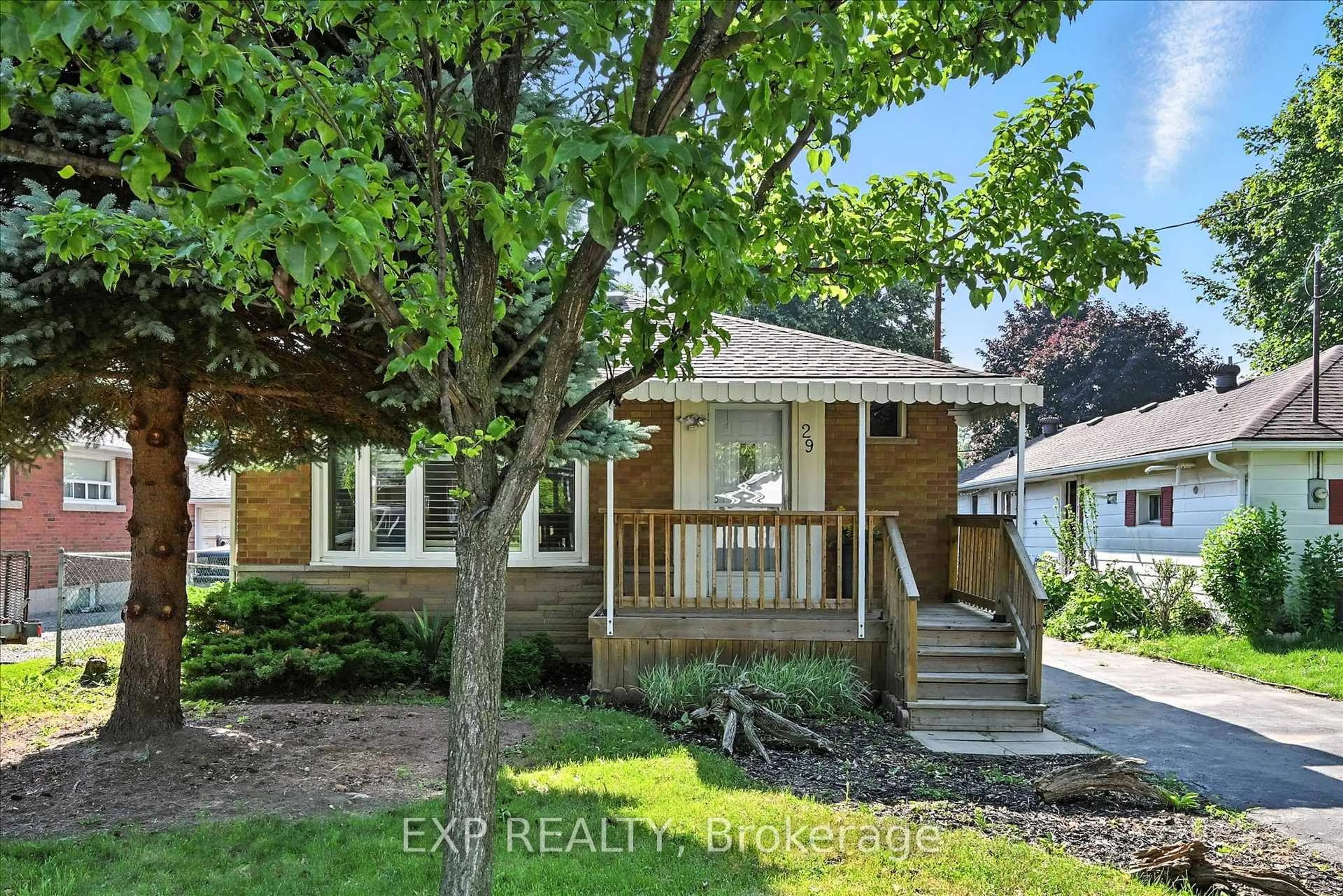 Unknown for 29 West 21st St, Hamilton Ontario L9C 4M3
