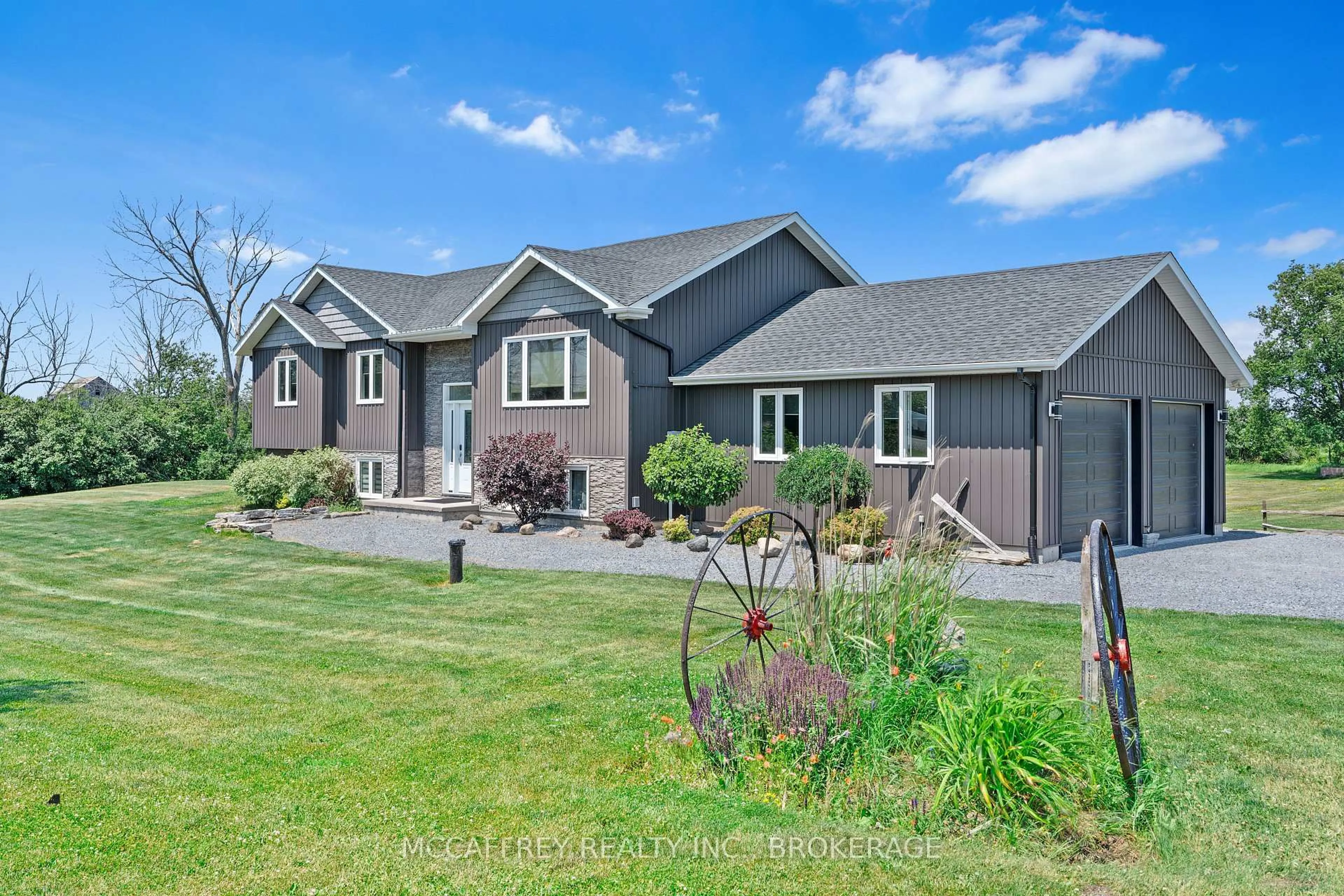 Home with vinyl exterior material, unknown for 5200 Colebrook Rd, Harrowsmith Ontario K0H 1V0
