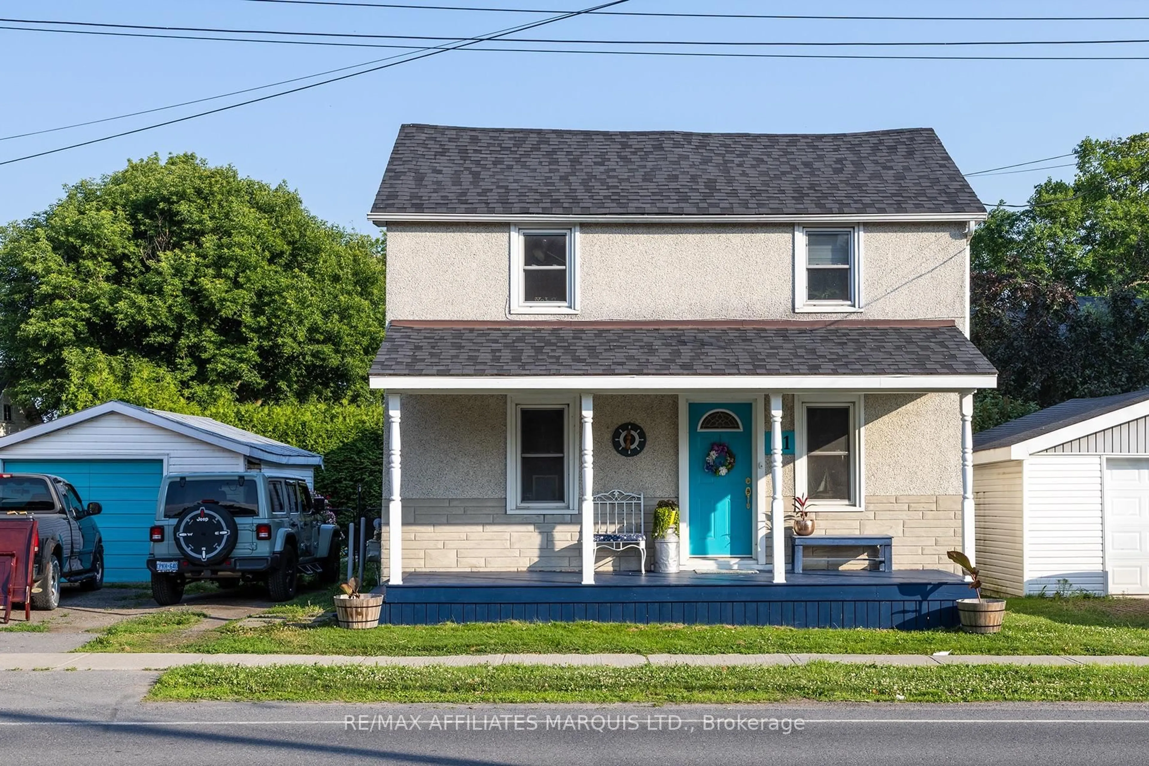 Home with vinyl exterior material, street for 51 Lakeshore Dr, South Dundas Ontario K0C 1X0
