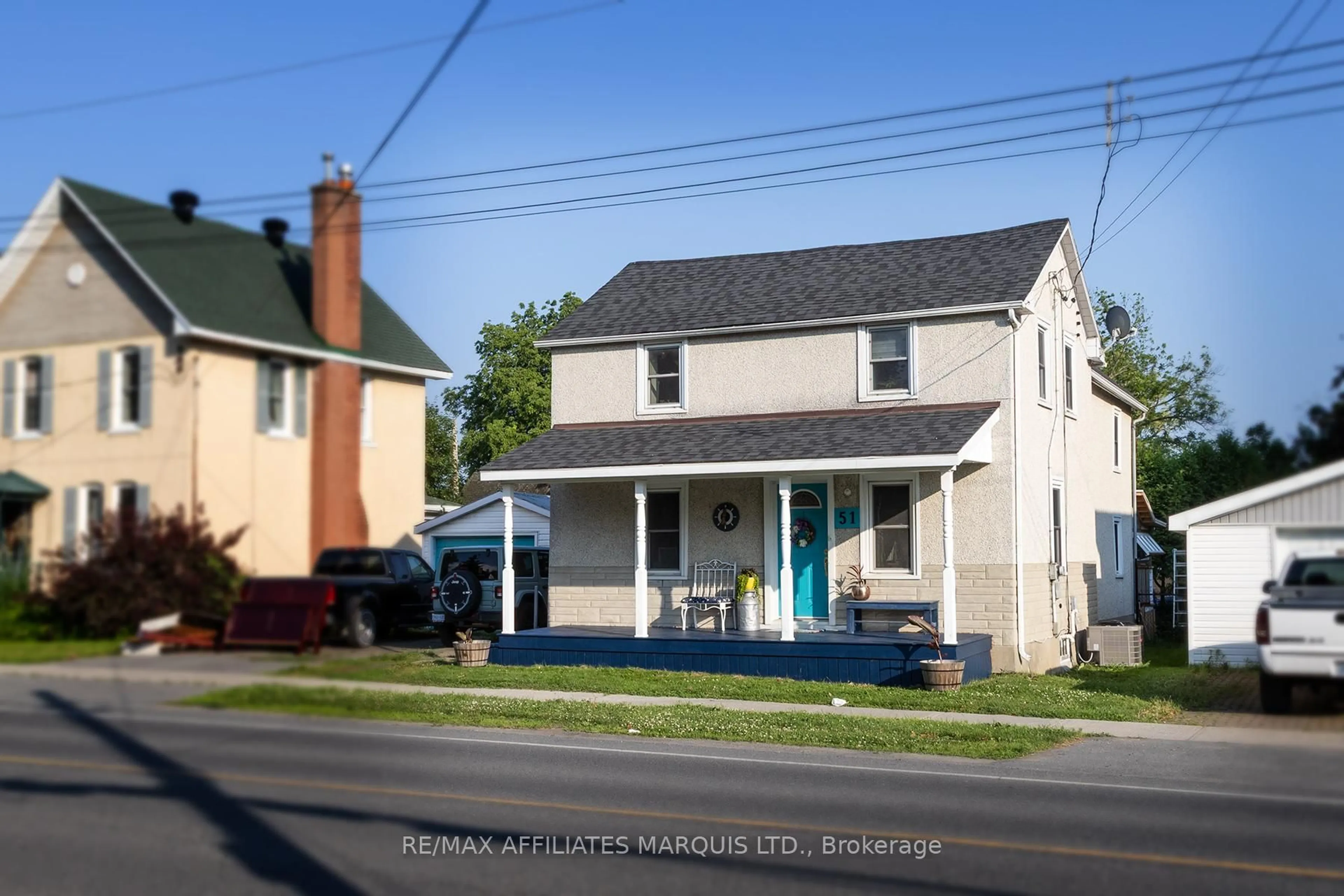 A pic from outside/outdoor area/front of a property/back of a property/a pic from drone, street for 51 Lakeshore Dr, South Dundas Ontario K0C 1X0