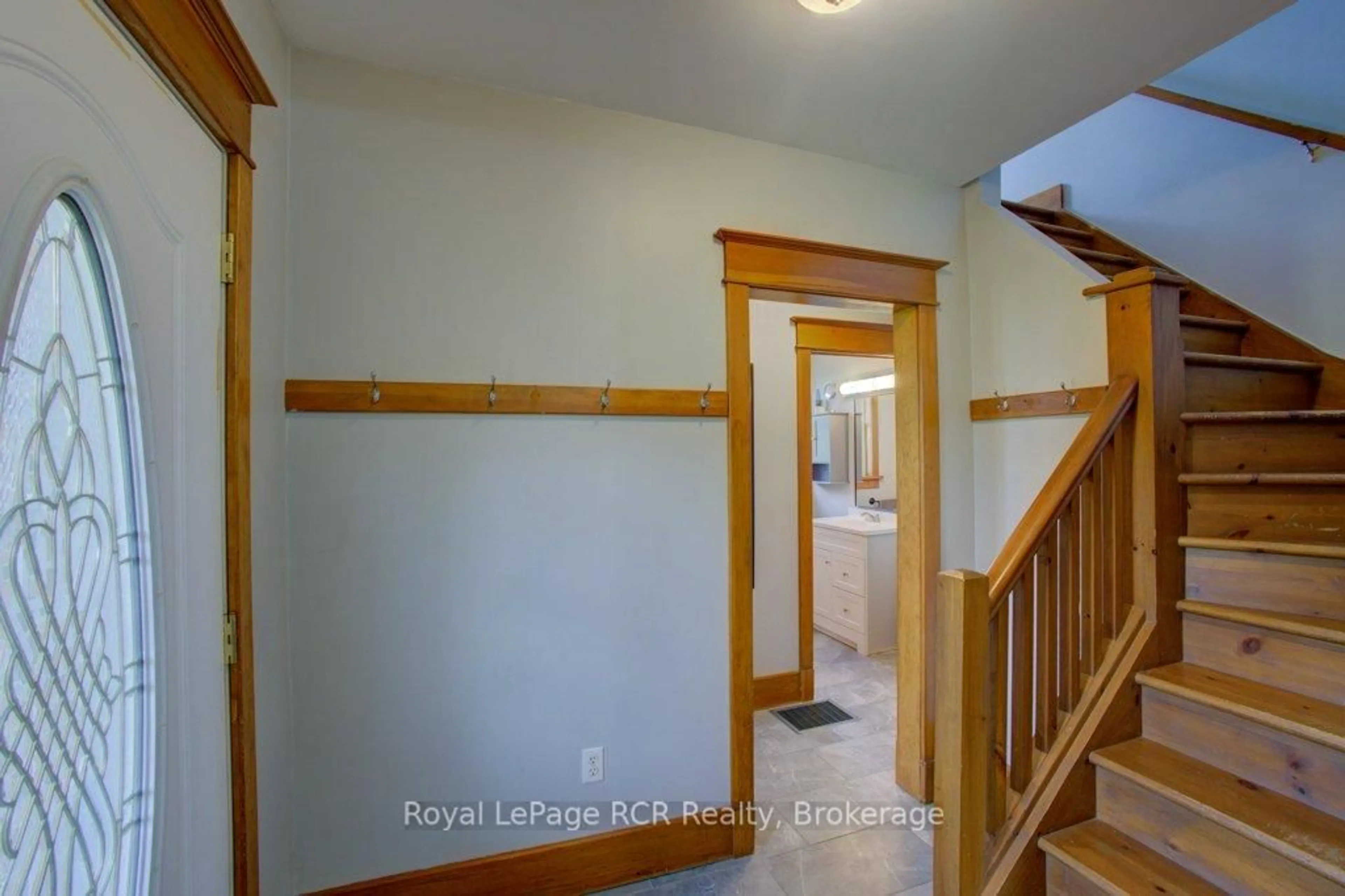 Indoor entryway for 8321 Highway 89, Wellington North Ontario N0G 1N0