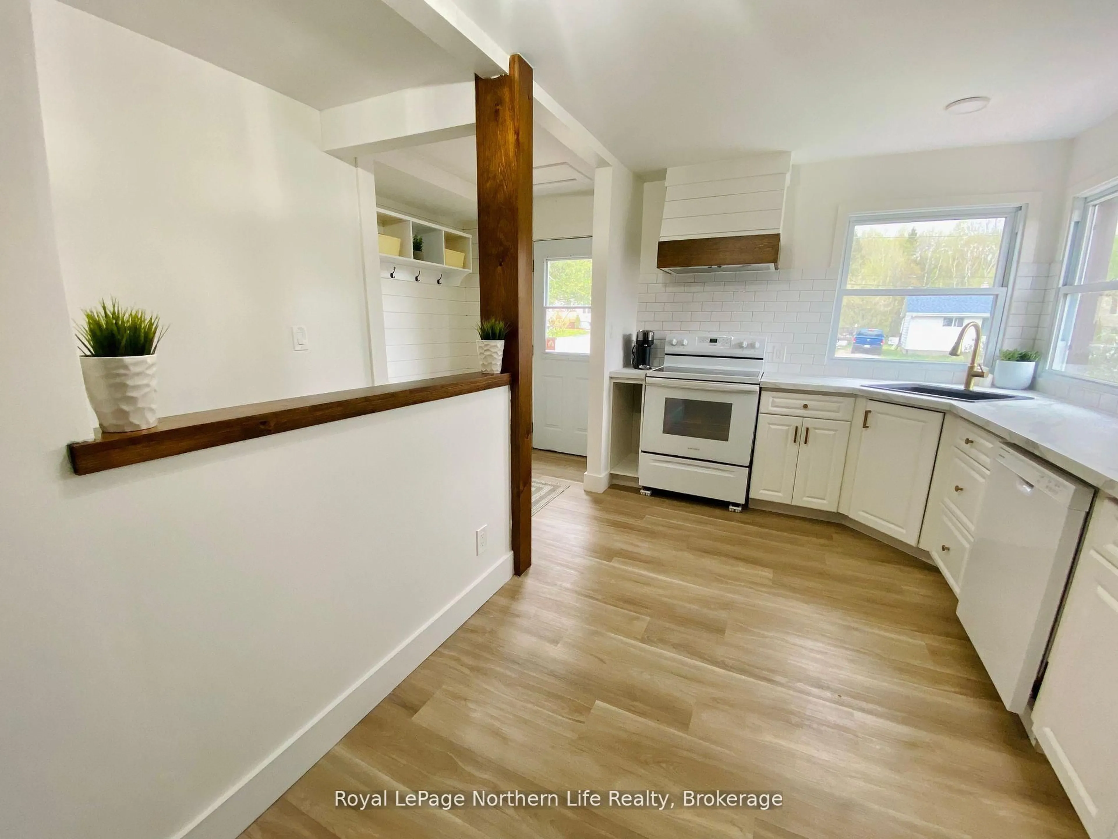 Open concept kitchen, unknown for 321 Main St, Powassan Ontario P0H 1Z0