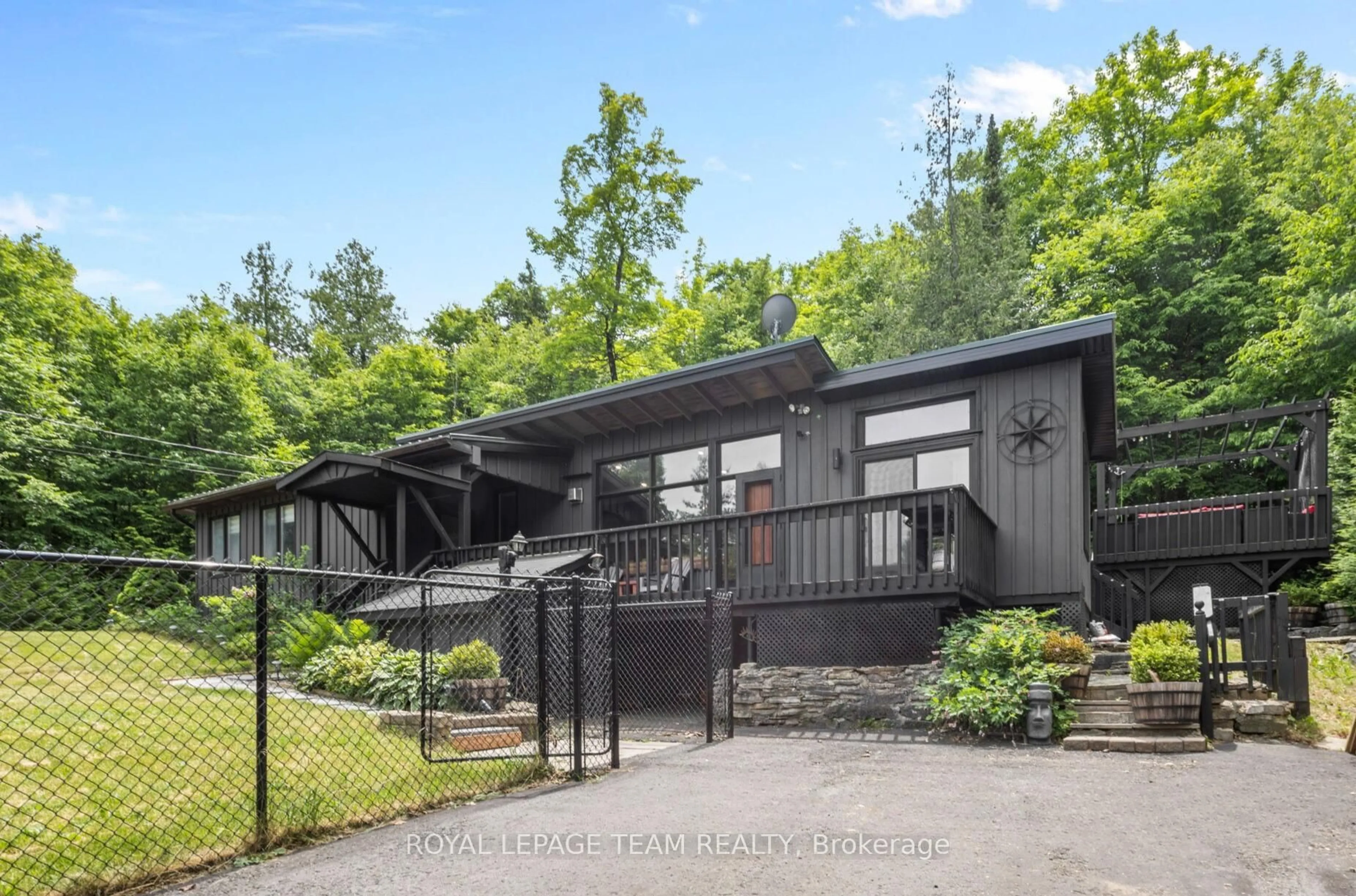 Home with vinyl exterior material, unknown for 4881 Opeongo Rd, Ottawa Ontario K0A 3M0