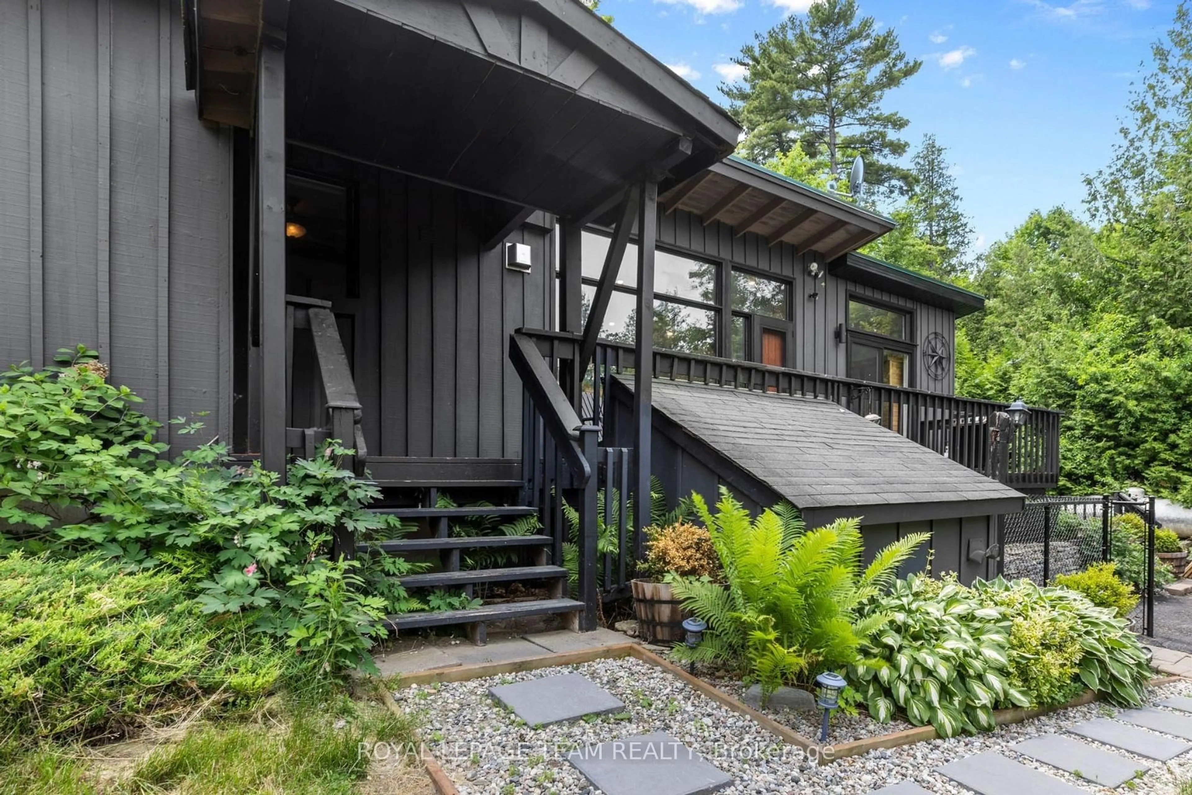 Patio, street for 4881 Opeongo Rd, Ottawa Ontario K0A 3M0