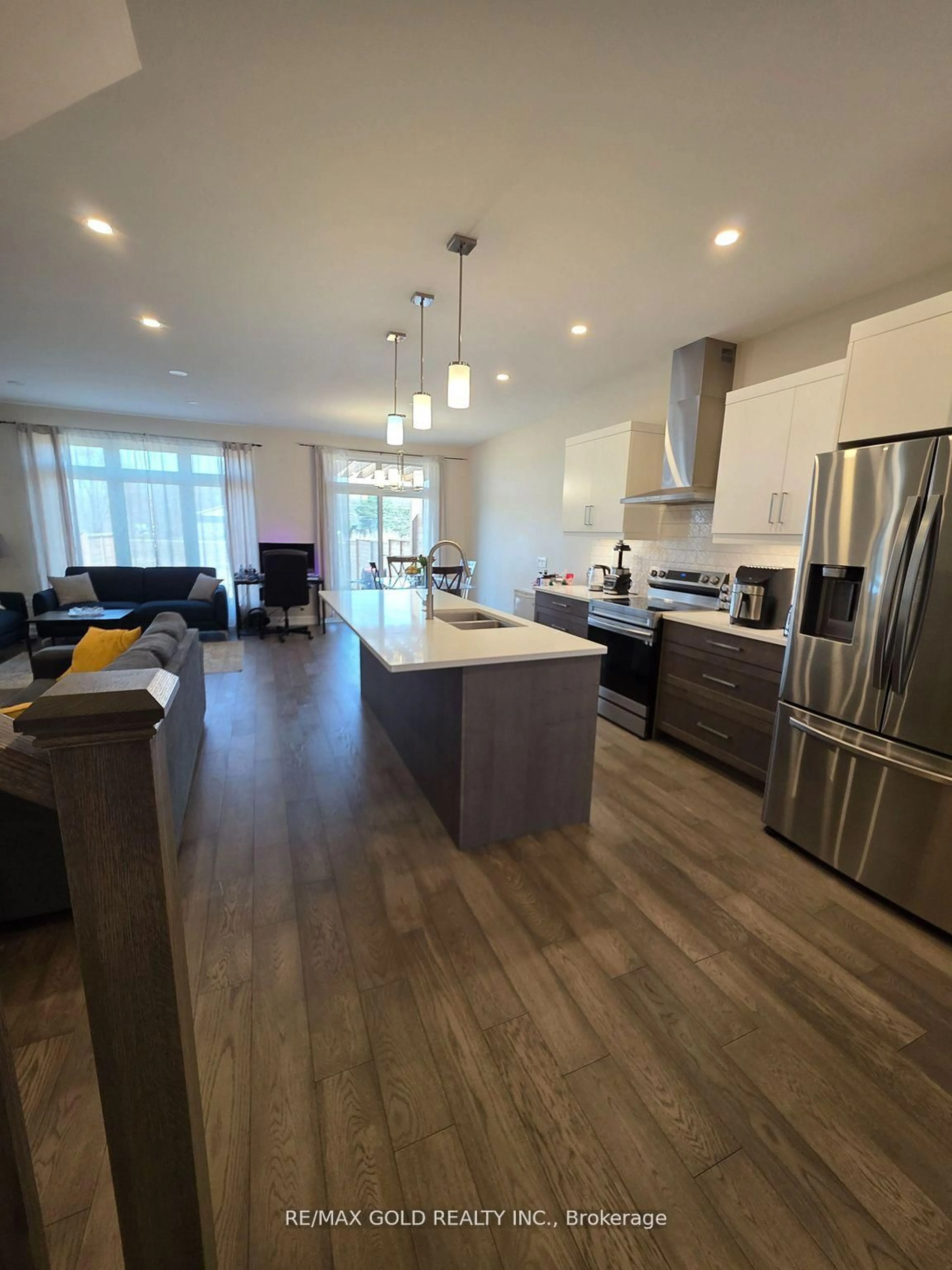 Open concept kitchen, unknown for 7154 Parsa St, Niagara Falls Ontario L2H 3T1