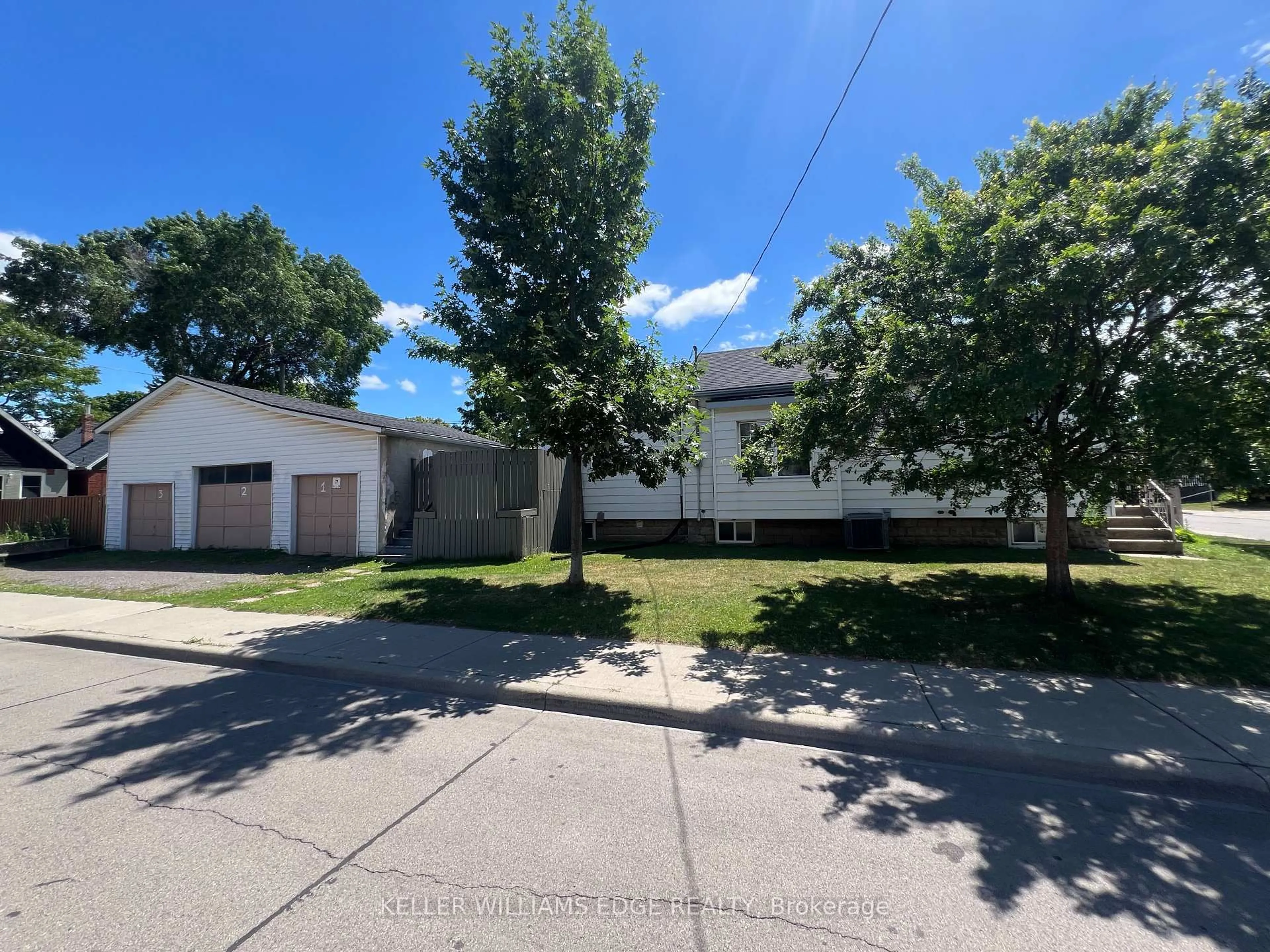 A pic from outside/outdoor area/front of a property/back of a property/a pic from drone, street for 56 Garside Ave, Hamilton Ontario L8H 4W2