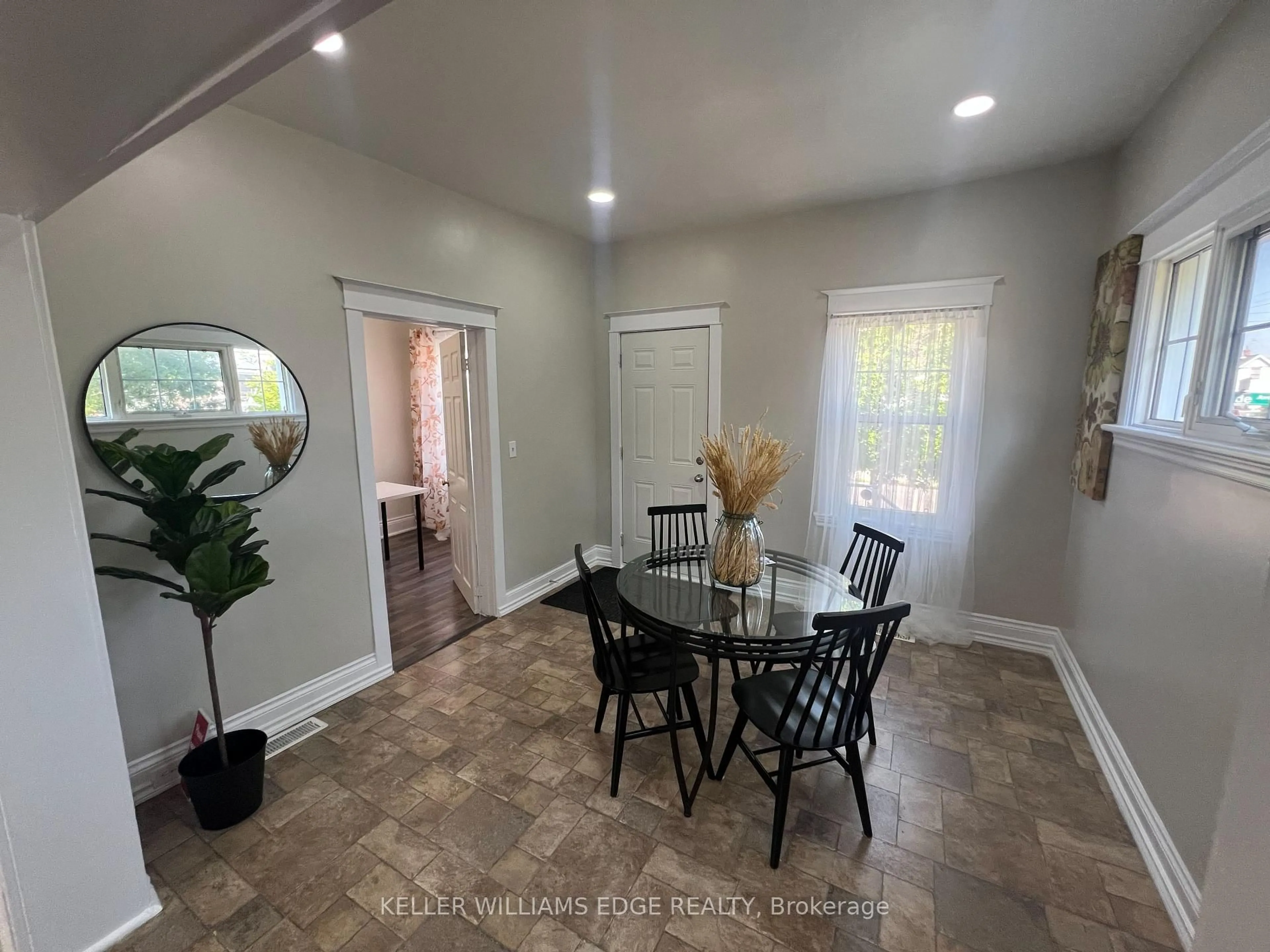 Dining room, ceramic/tile floor for 56 Garside Ave, Hamilton Ontario L8H 4W2