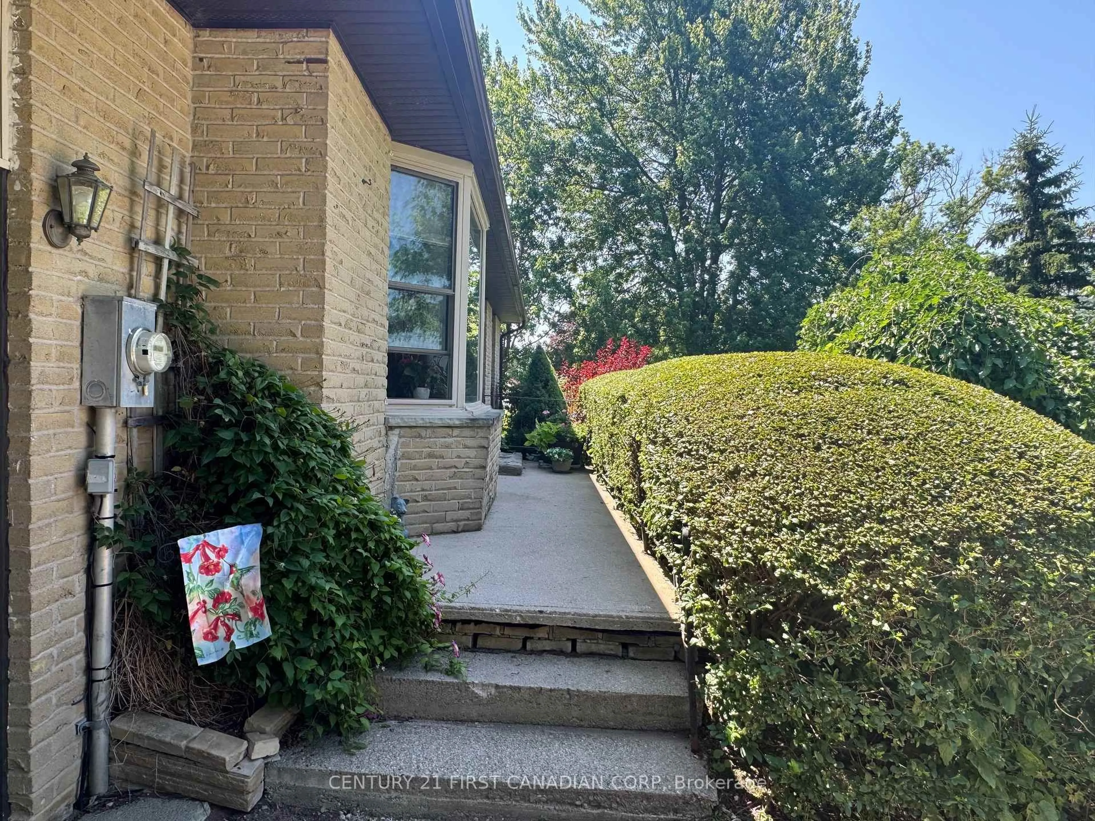 Unknown for 34314 Denfield Rd, Lucan Biddulph Ontario N0M 2J0