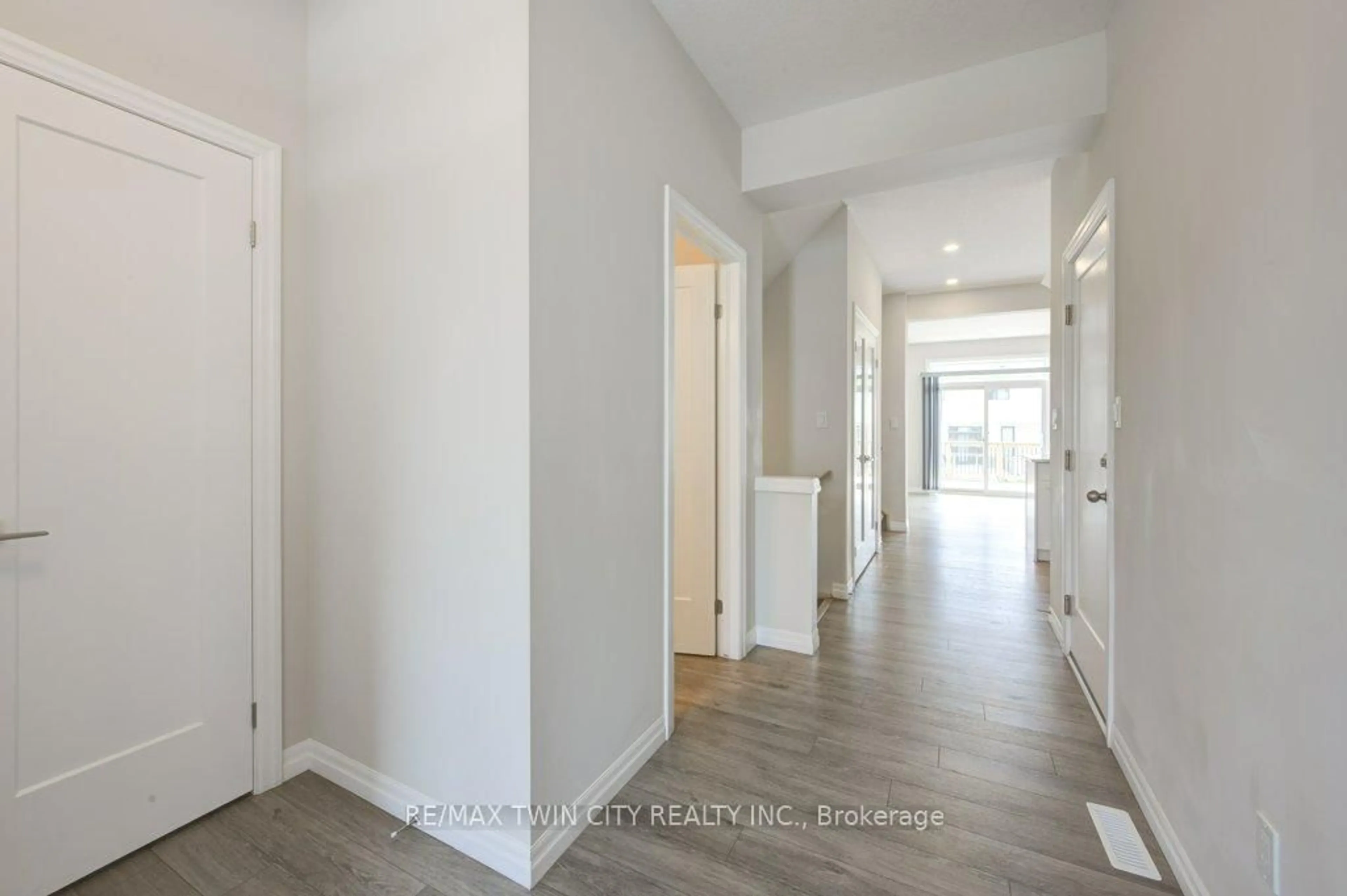 Indoor entryway for 84 Keba Cres, Tillsonburg Ontario N4G 0K7