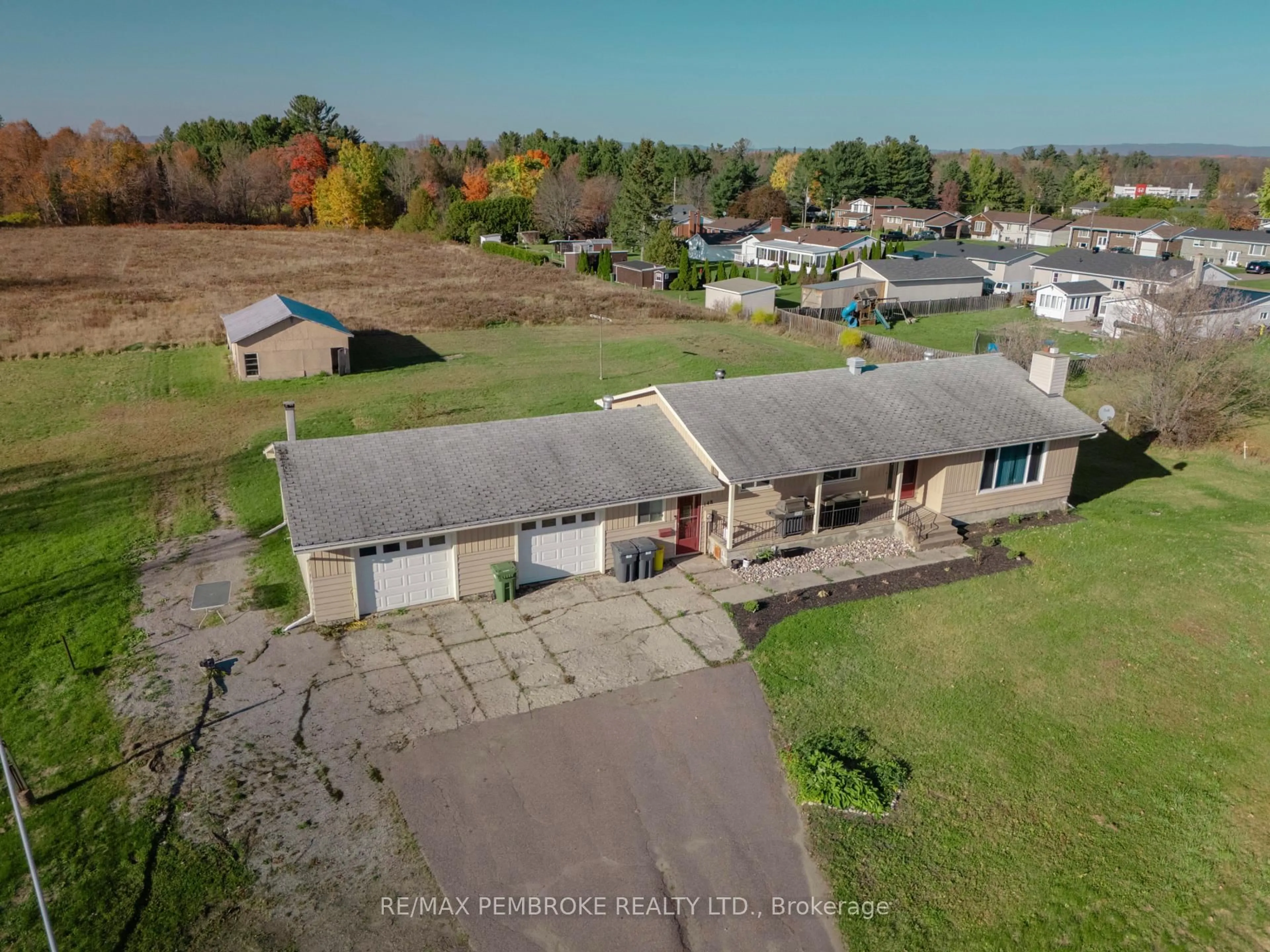 A pic from outside/outdoor area/front of a property/back of a property/a pic from drone, unknown for 148 Forest Lea Rd, Pembroke Ontario K8A 7S9