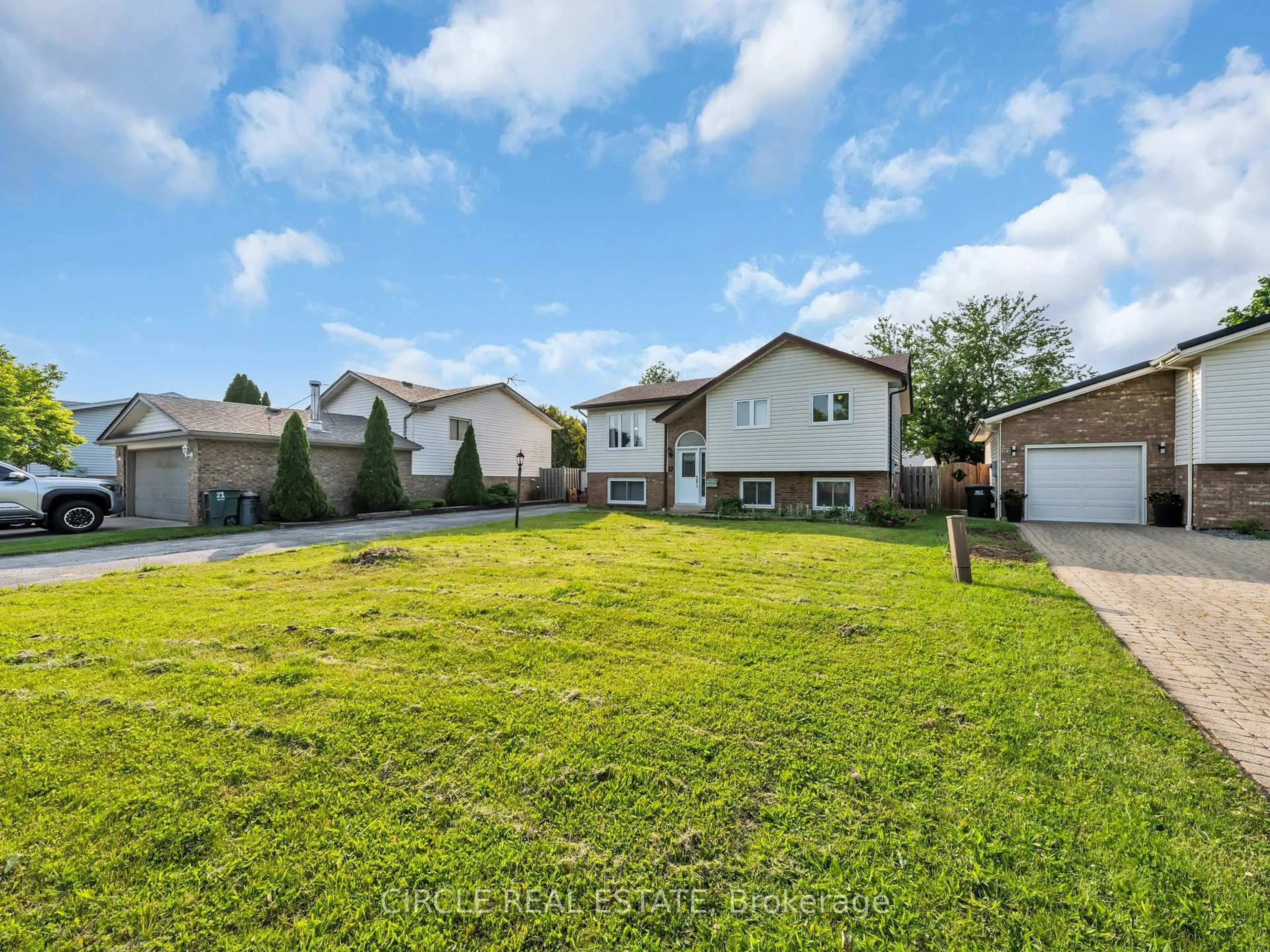 A pic from outside/outdoor area/front of a property/back of a property/a pic from drone, street for 178 Harvey St, Essex Ontario N8M 2E7