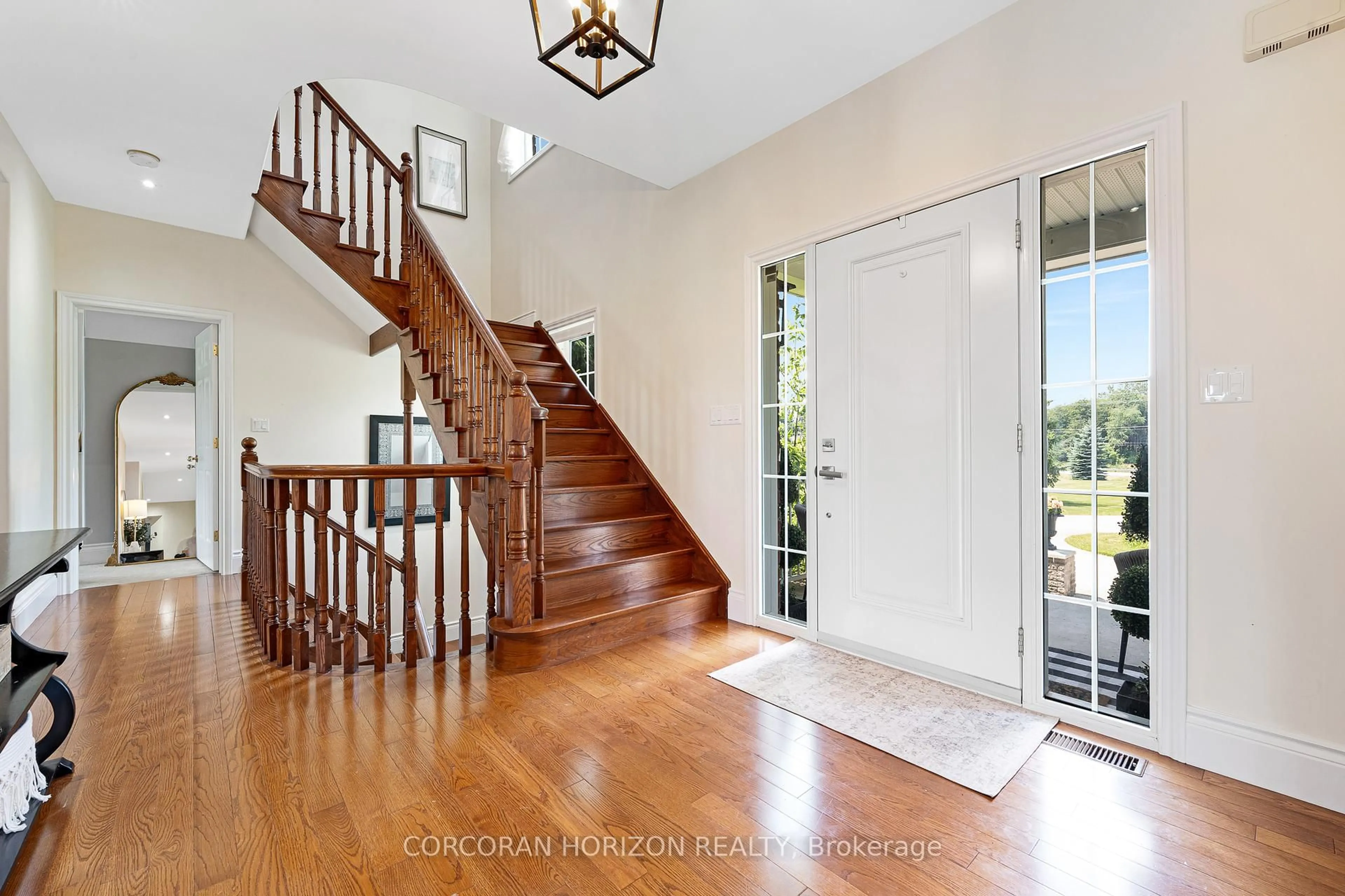 Indoor foyer for 2865 Herrgott Rd, Wellesley Ontario N0B 2M0