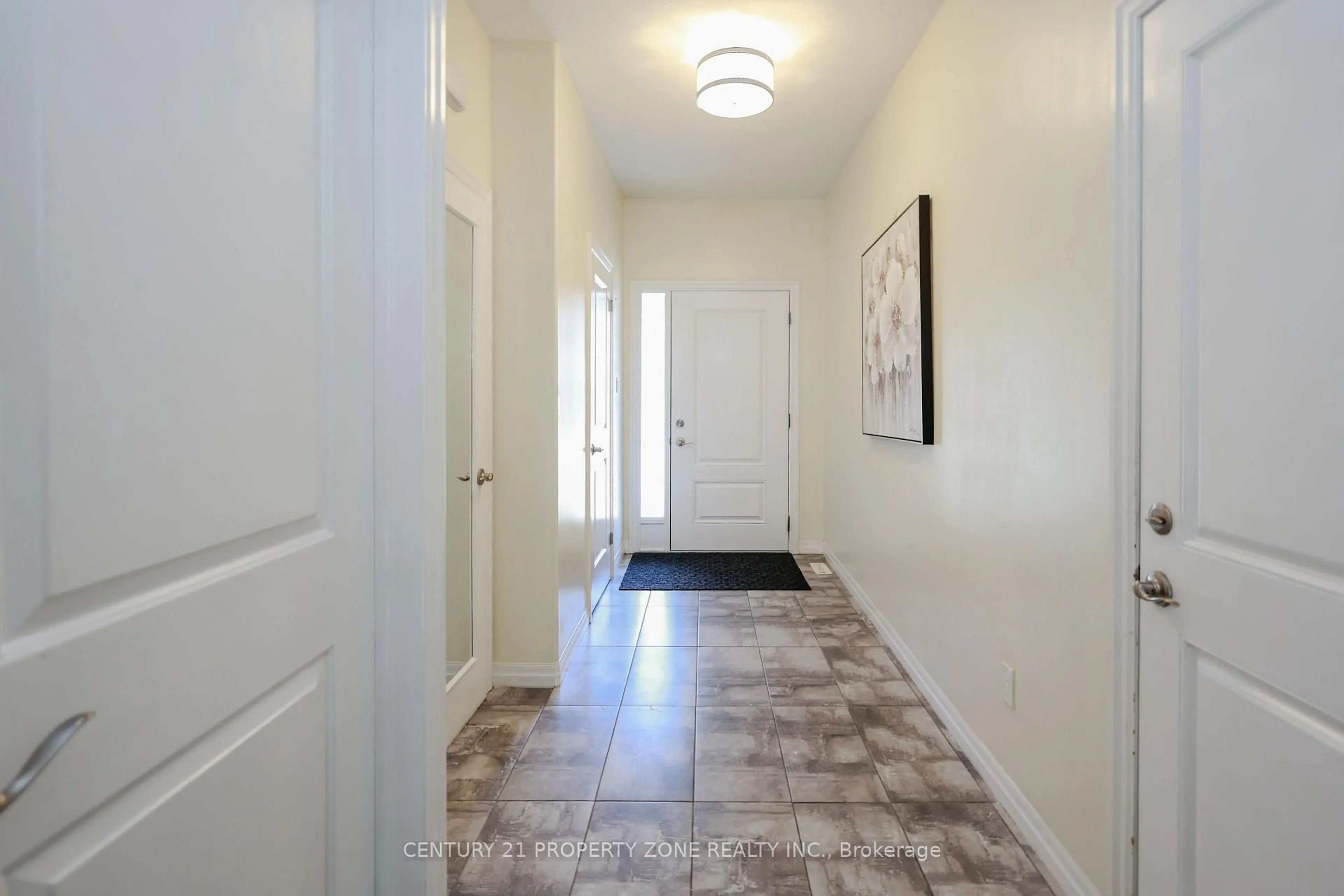 Indoor entryway for 811 Sarnia Rd #62, London North Ontario N6H 0K3
