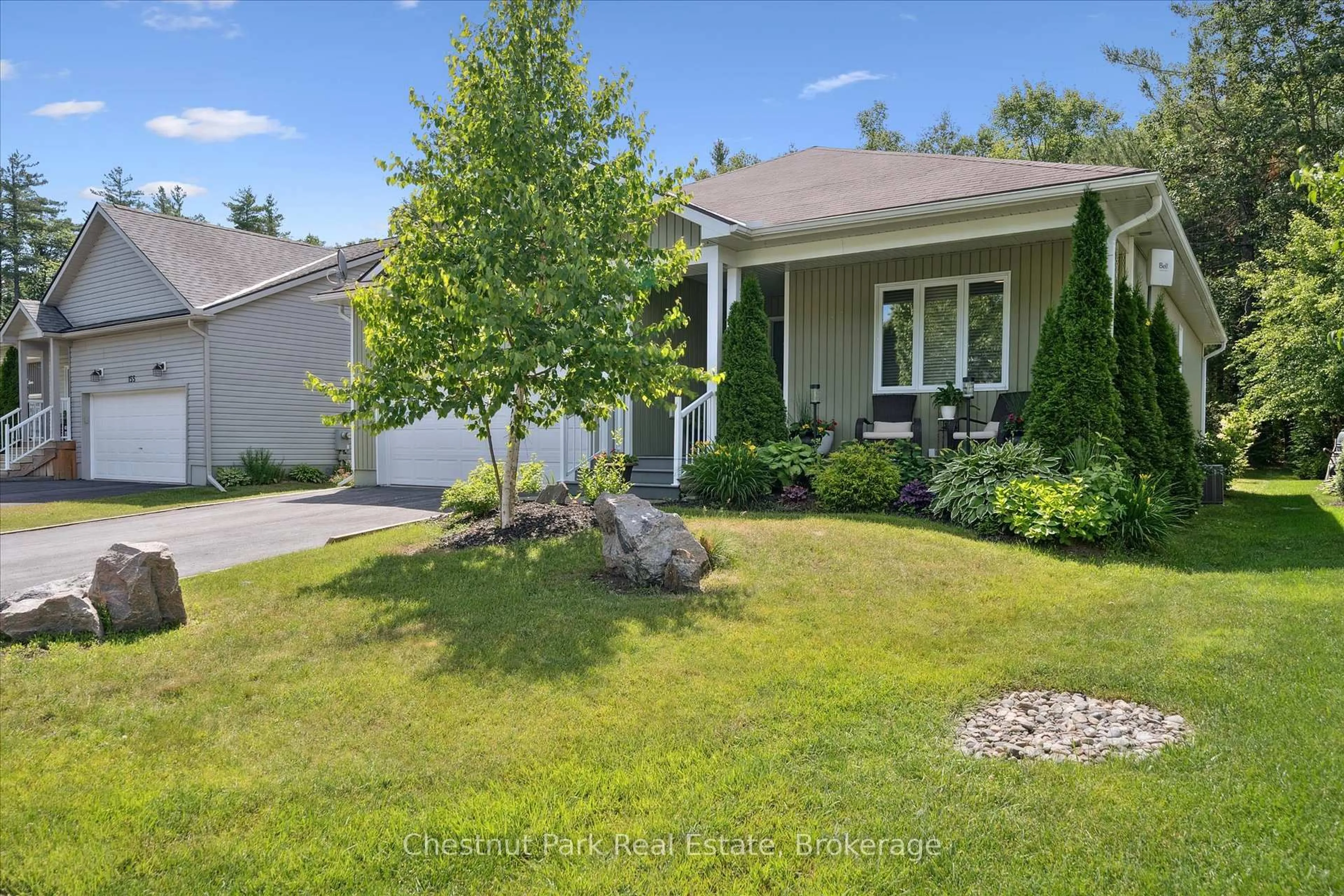 A pic from outside/outdoor area/front of a property/back of a property/a pic from drone, street for 153 Pineridge Gate, Gravenhurst Ontario P1P 0A3