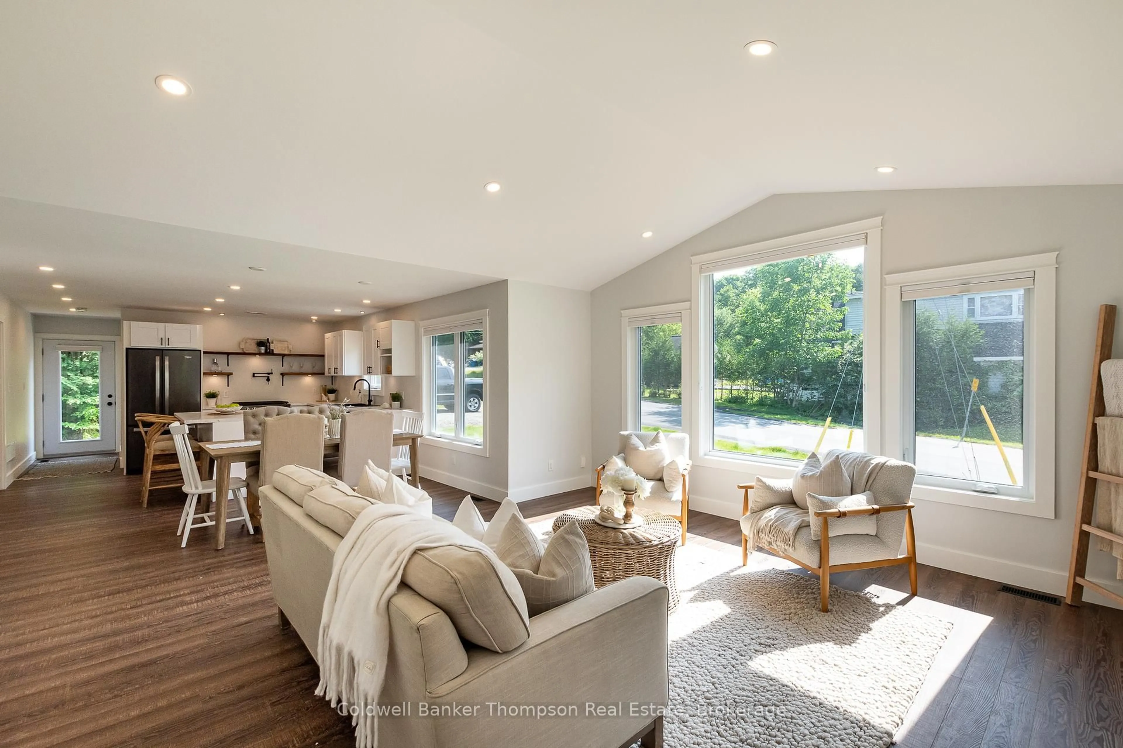 Open concept kitchen, unknown for 13 Florence St, Huntsville Ontario P1H 1T2
