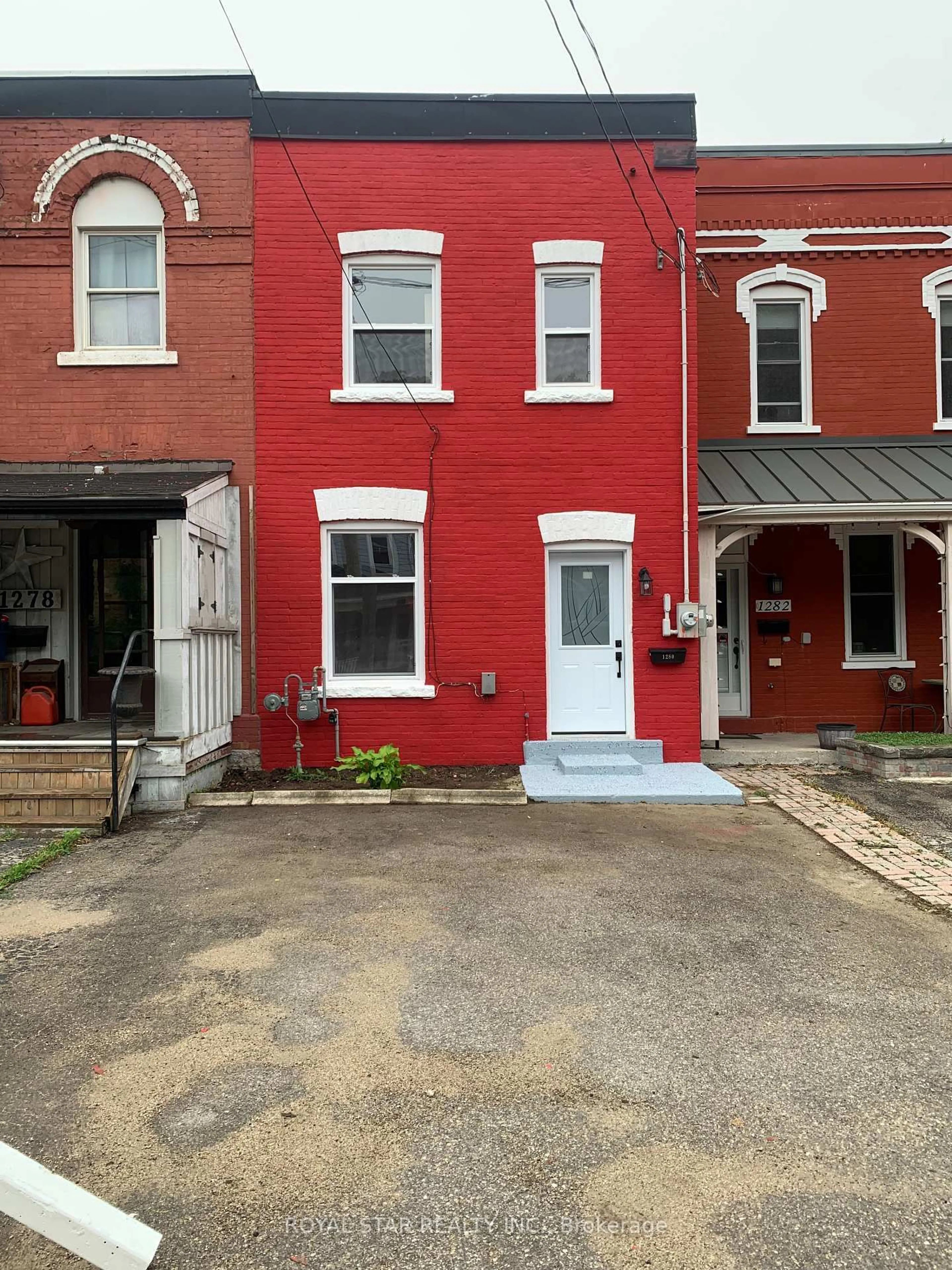 Home with brick exterior material, street for 1280 4th Ave, Owen Sound Ontario N4K 2P6
