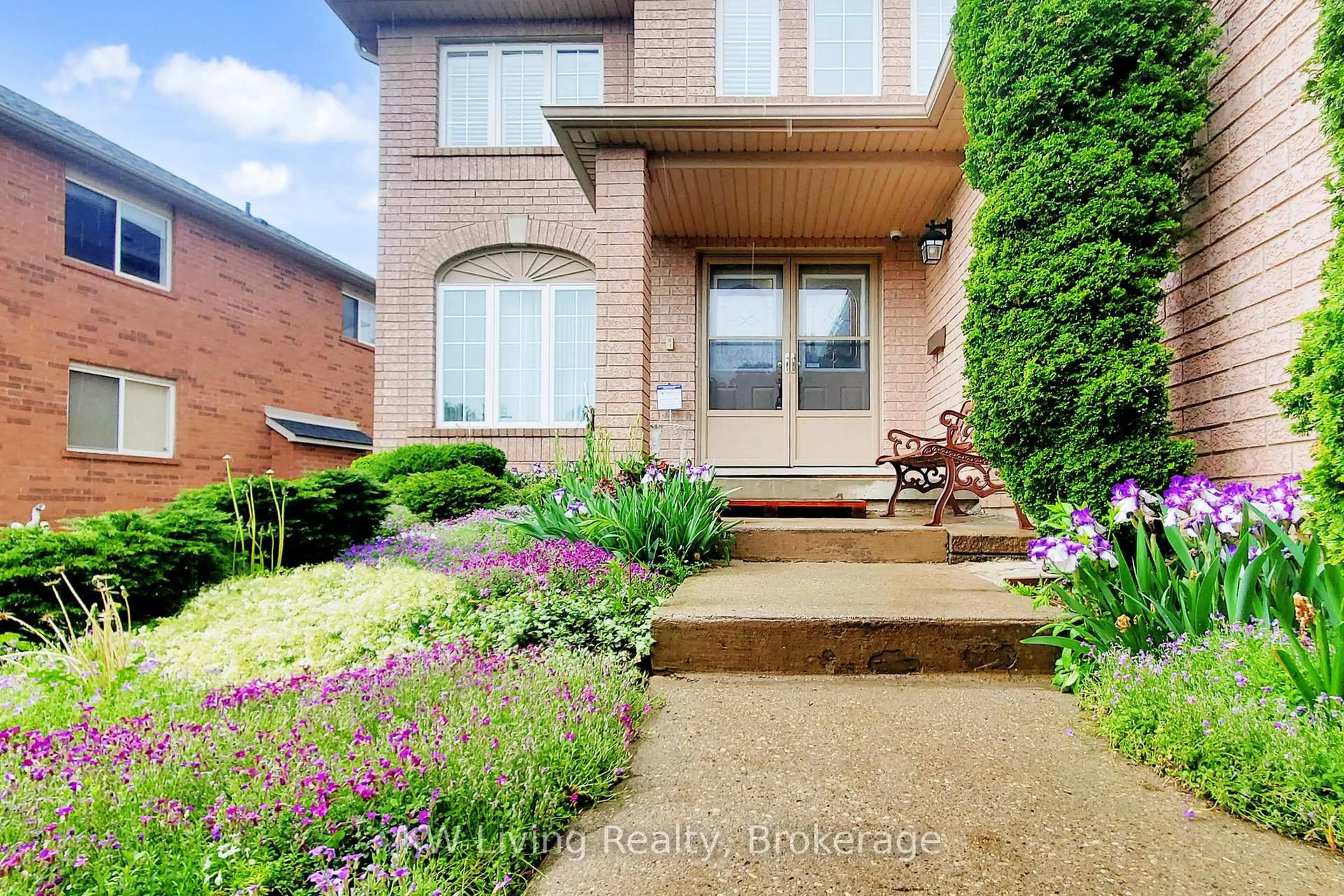Home with brick exterior material, street for 76 Spooner Cres, Cambridge Ontario N1T 1Y1