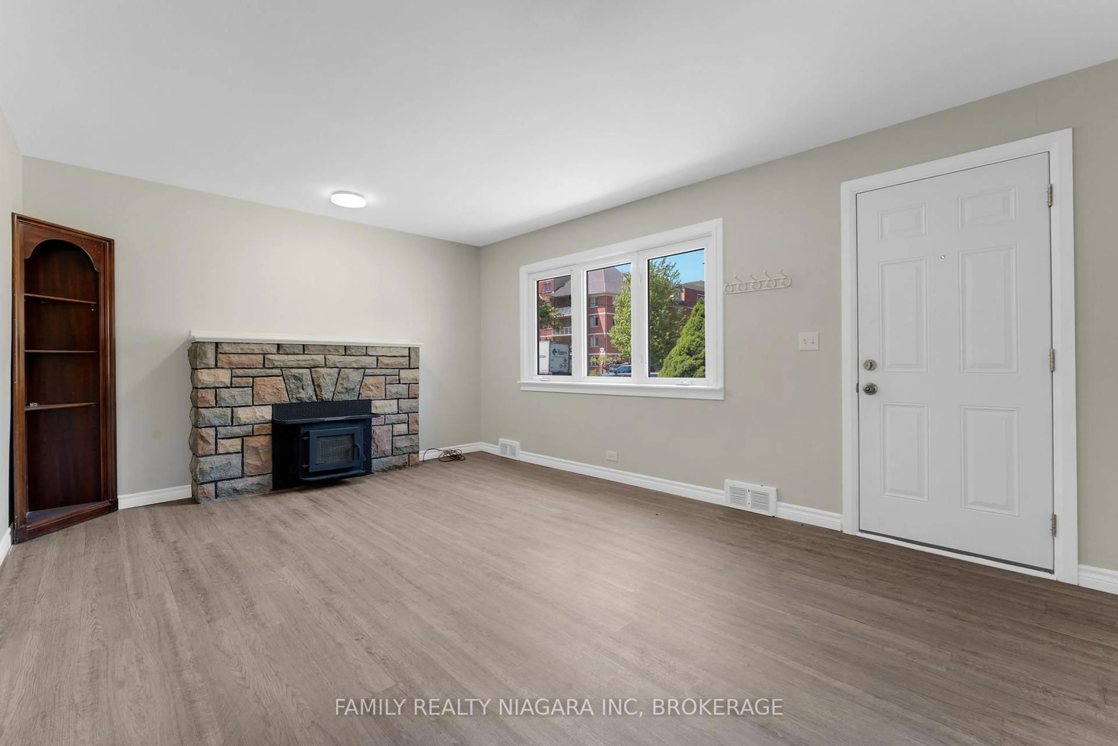 Living room with furniture, unknown for 6482 Mcleod Rd, Niagara Falls Ontario L2G 3G1