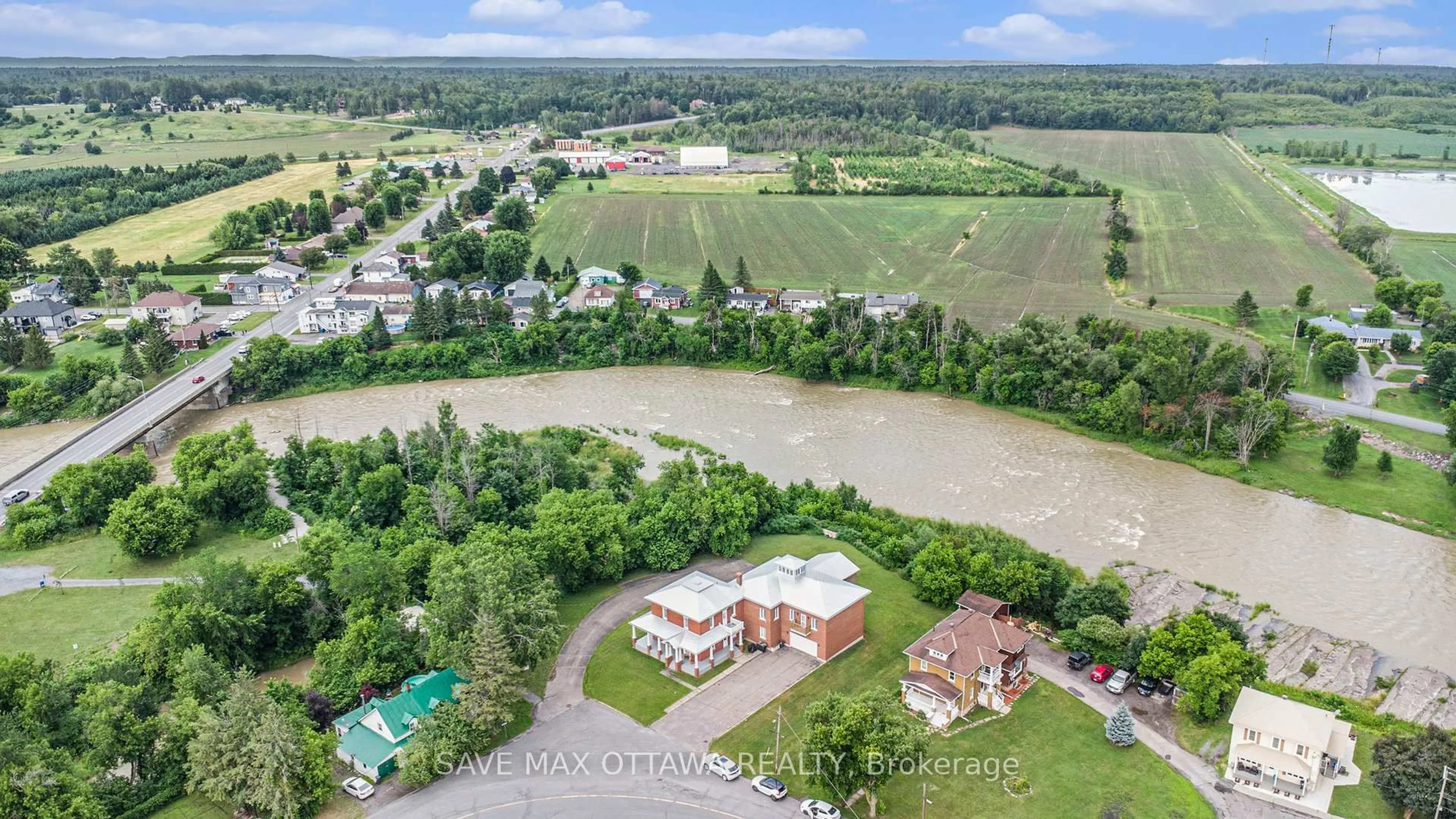 A pic from outside/outdoor area/front of a property/back of a property/a pic from drone, water/lake/river/ocean view for 205 Water St, Alfred and Plantagenet Ontario K0B 1L0