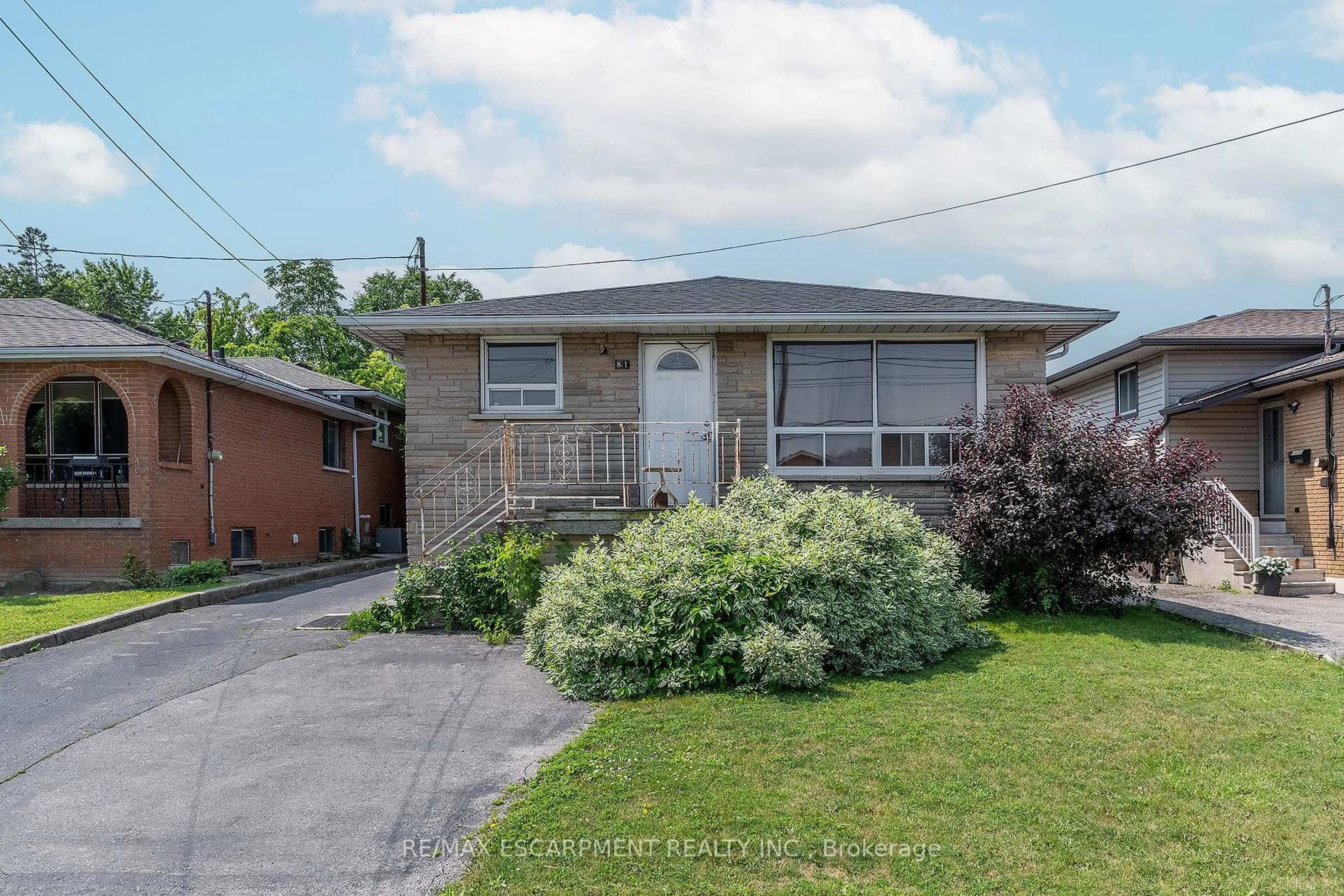 Home with brick exterior material, street for 81 Limeridge Rd, Hamilton Ontario L9C 2T9