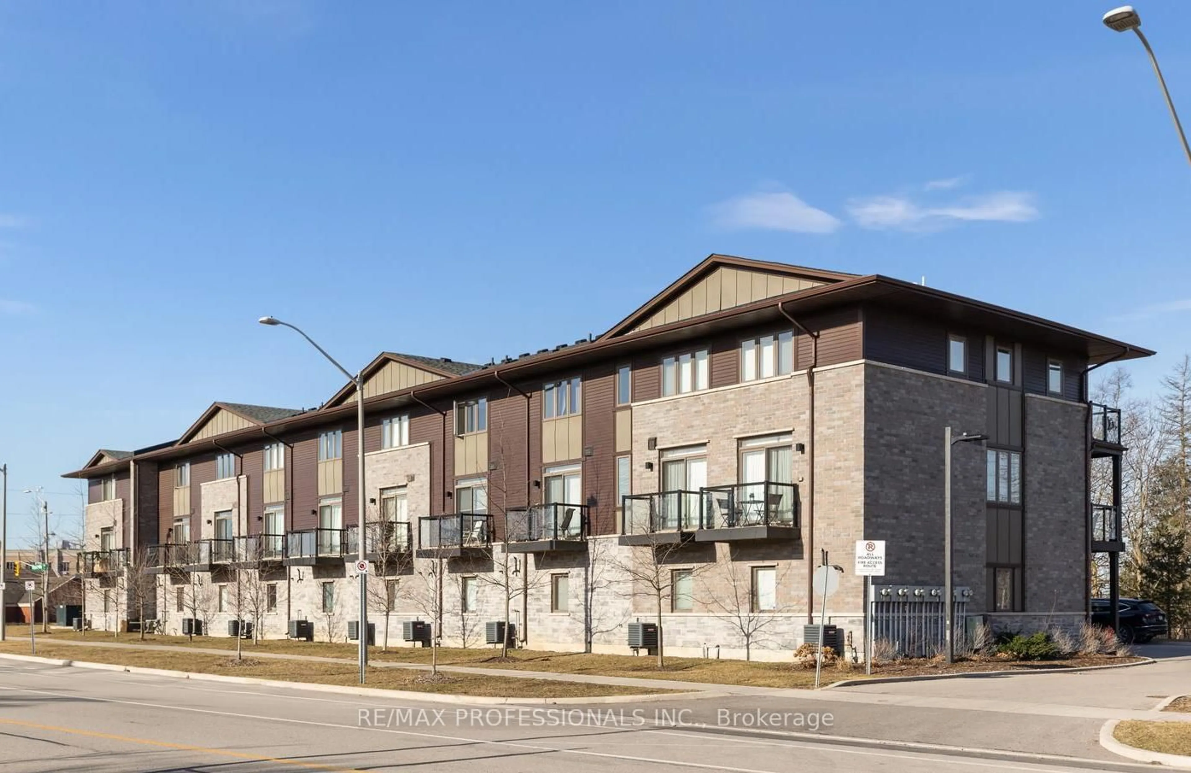 Home with brick exterior material, street for 23 Echovalley Dr #8, Hamilton Ontario L8J 0K4
