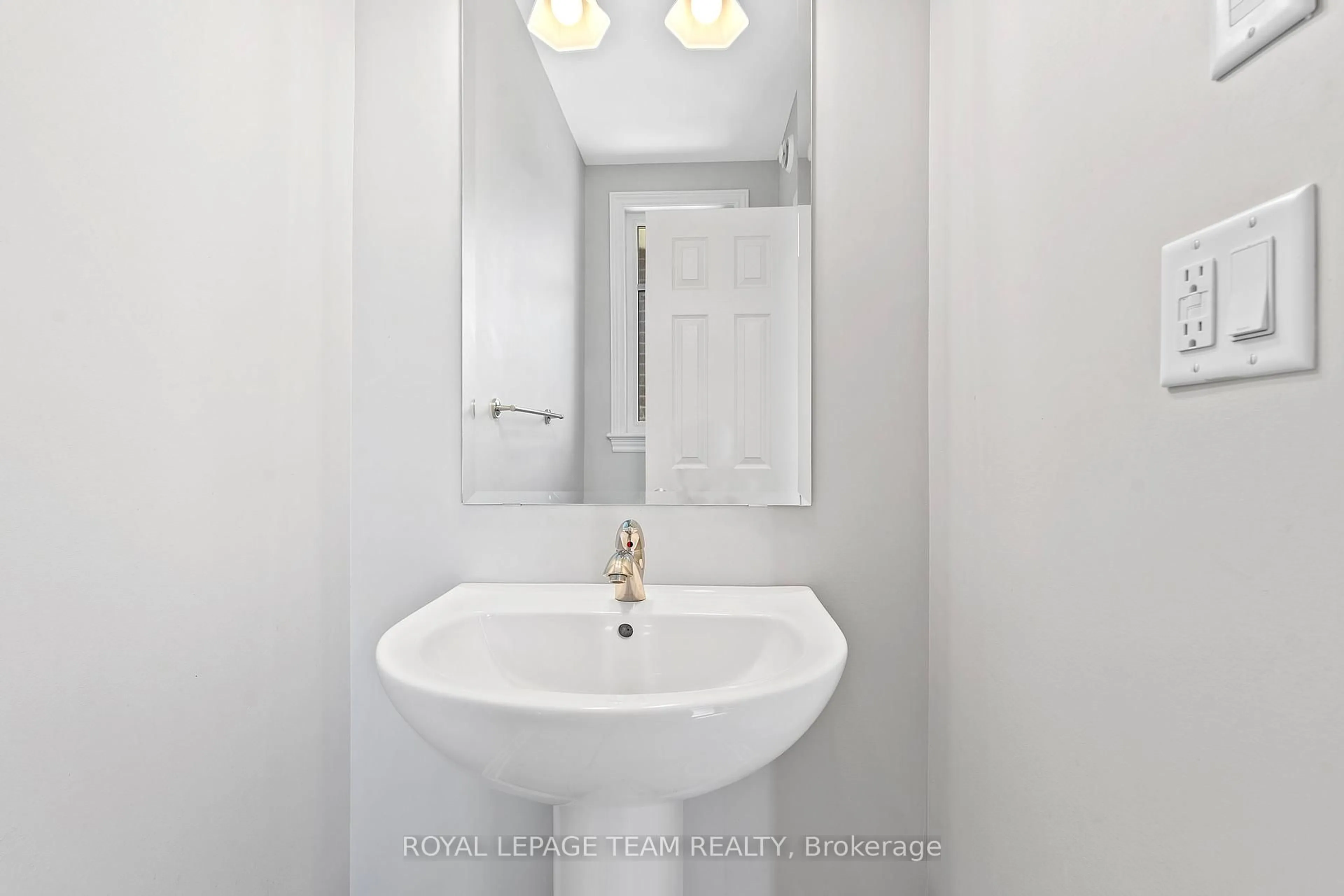 Standard bathroom, unknown for 1683 Tenley Dr, Kingston Ontario K7P 0S4