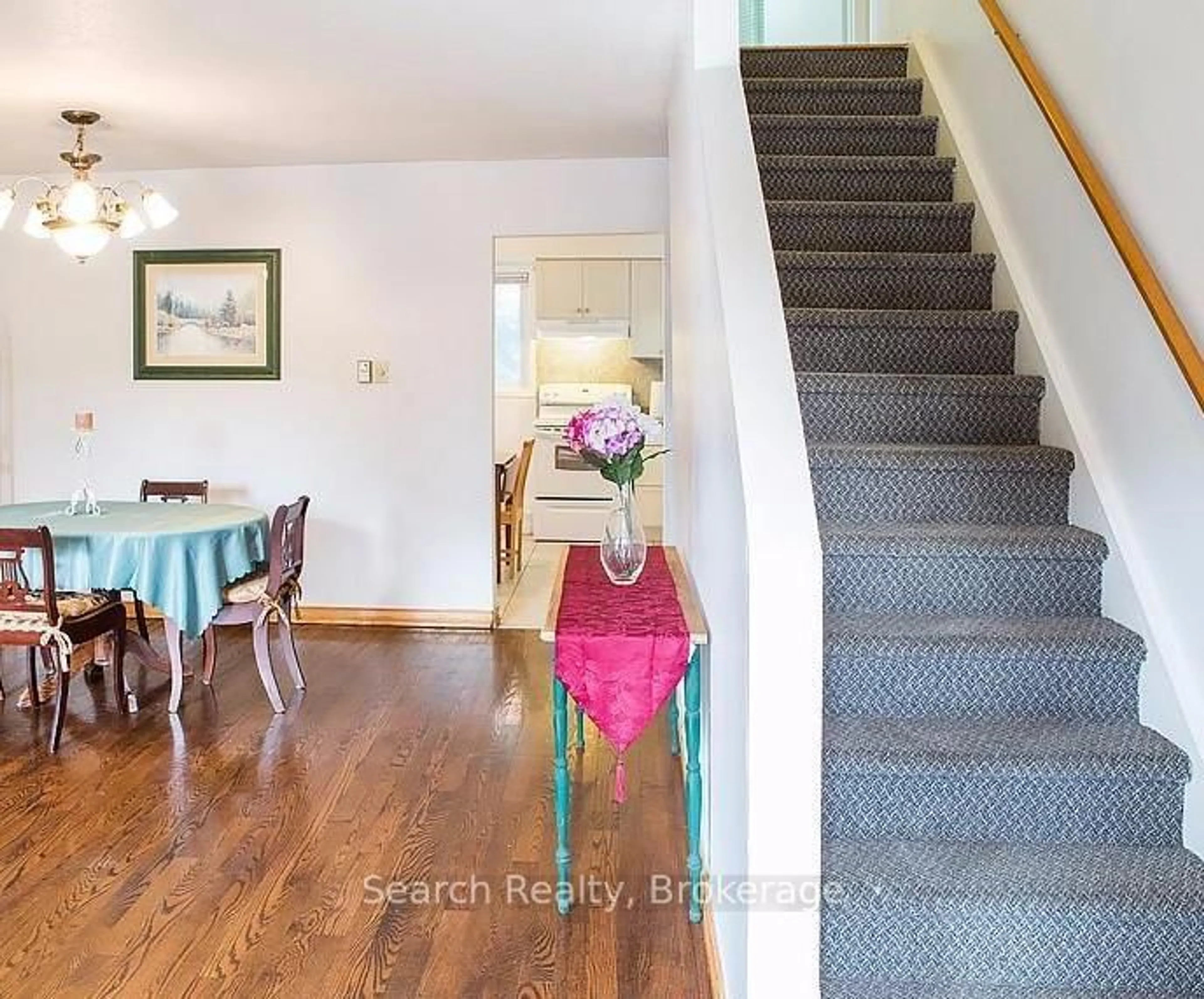 Indoor entryway for 311 Vesta Rd #29, London East Ontario N5Y 5J1